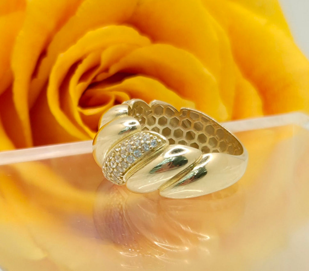14K MODERN SHELL CZ DETAIL WOMEN'S RING – 7.5 – JY Jewelry Wholesale