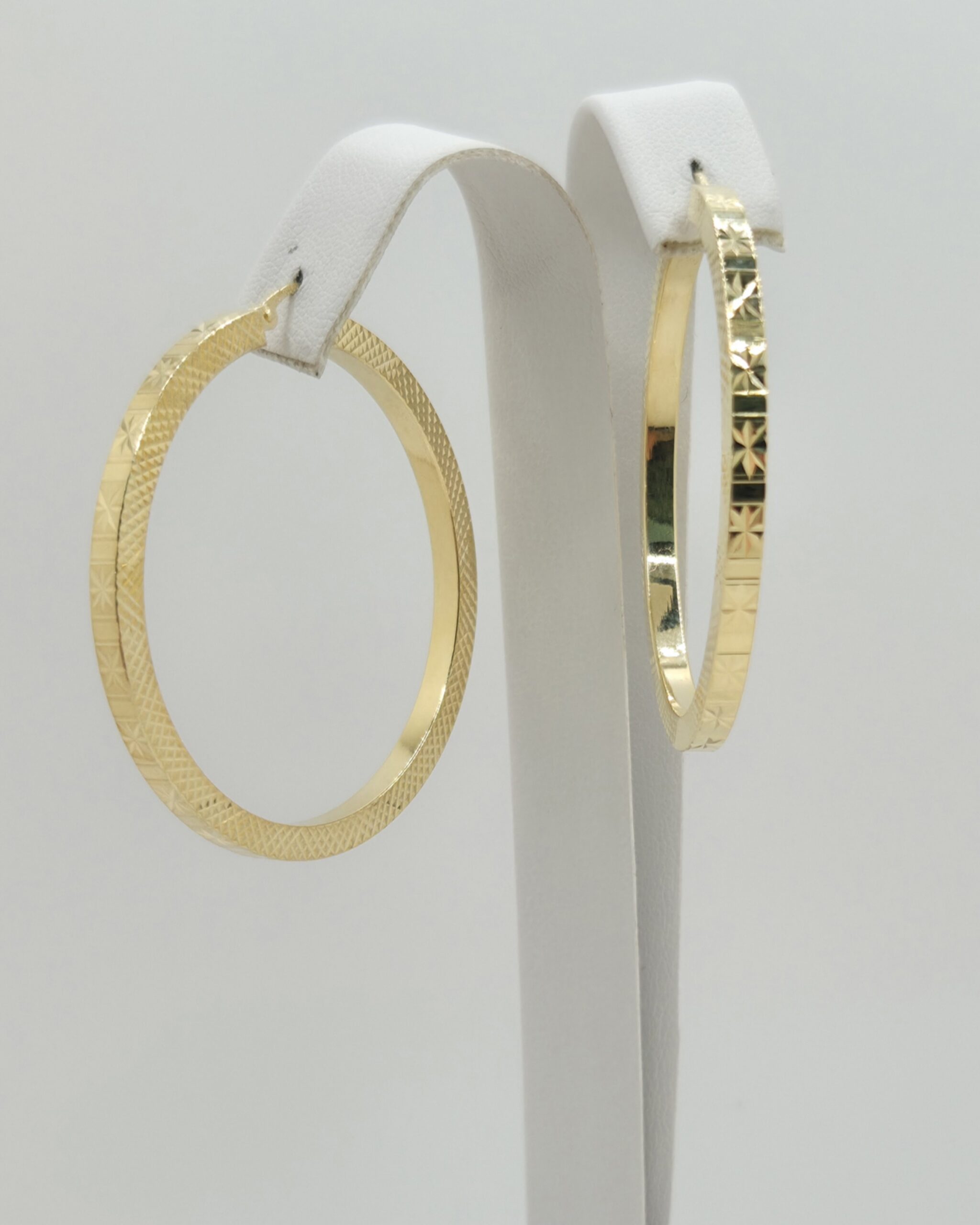 10K MODERN FLASH DETAIL STRAIGHT HOOPS EARRINGS – 5 – JY Jewelry Wholesale