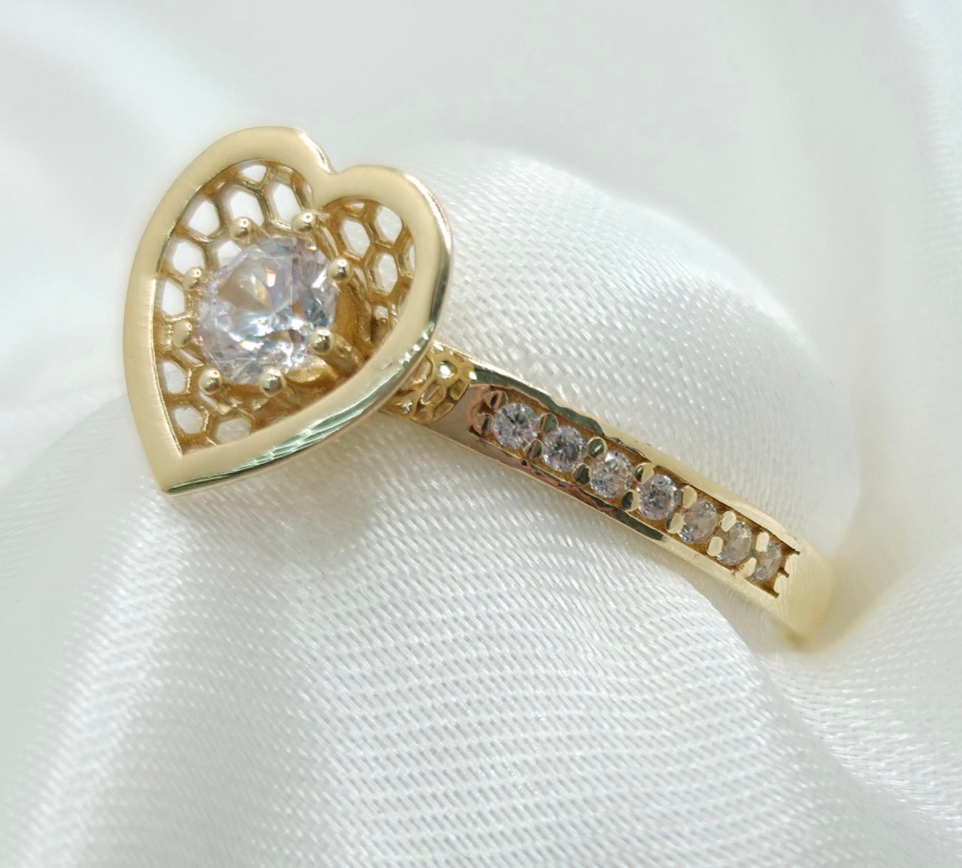 10K STONE CENTER HEART RING CZ – 8 – JY Jewelry Wholesale