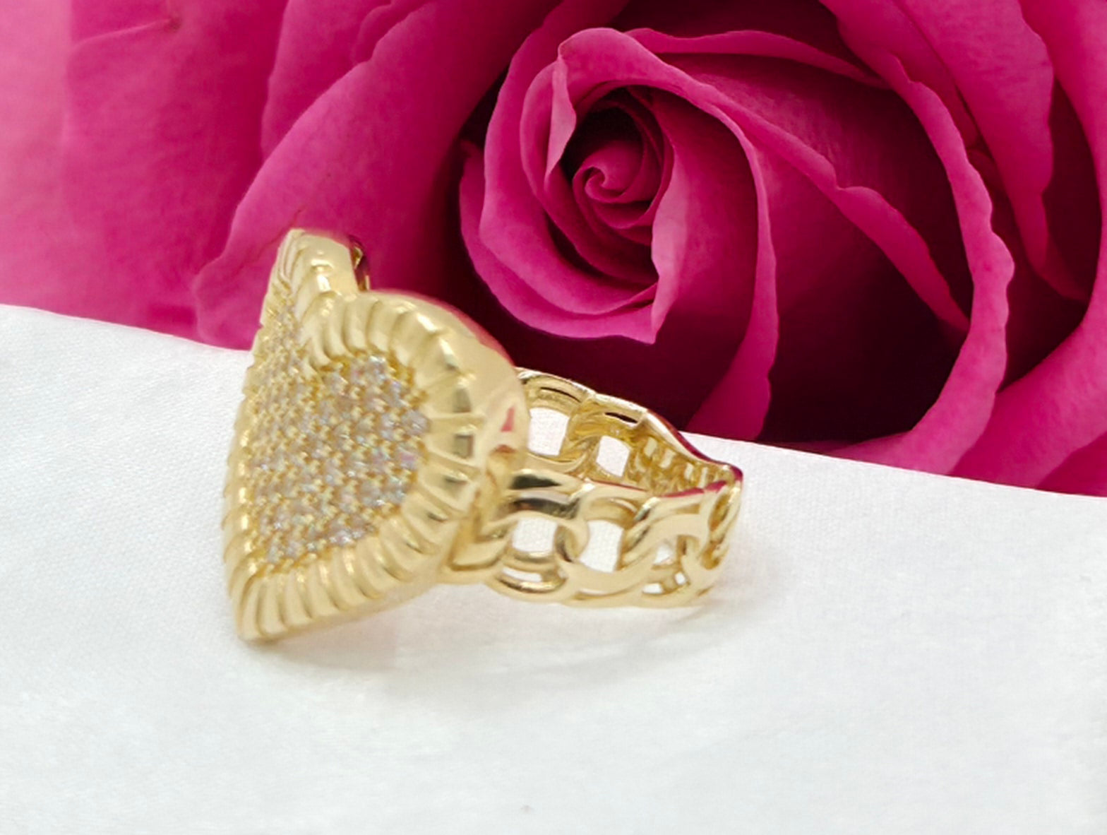 10K CHINO LINK WITH STONES HEART RING – 8 – JY Jewelry Wholesale