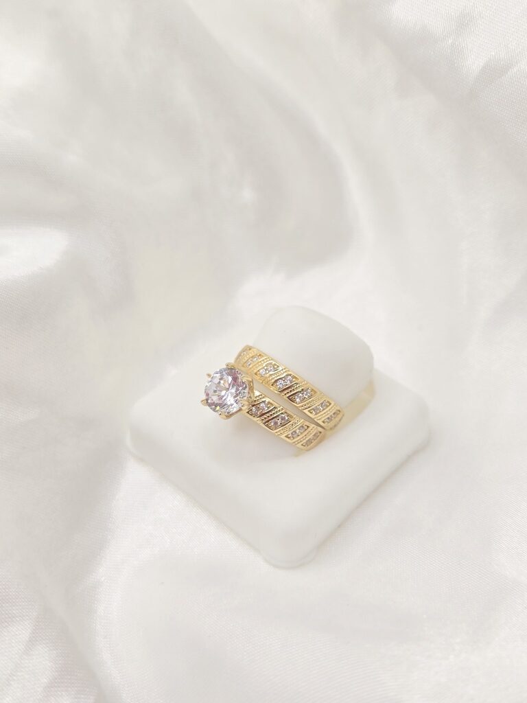 10K WOMEN'S ENGAGEMENT RING WITH STONES IN DIAGONAL – 7 – JY Jewelry Wholesale