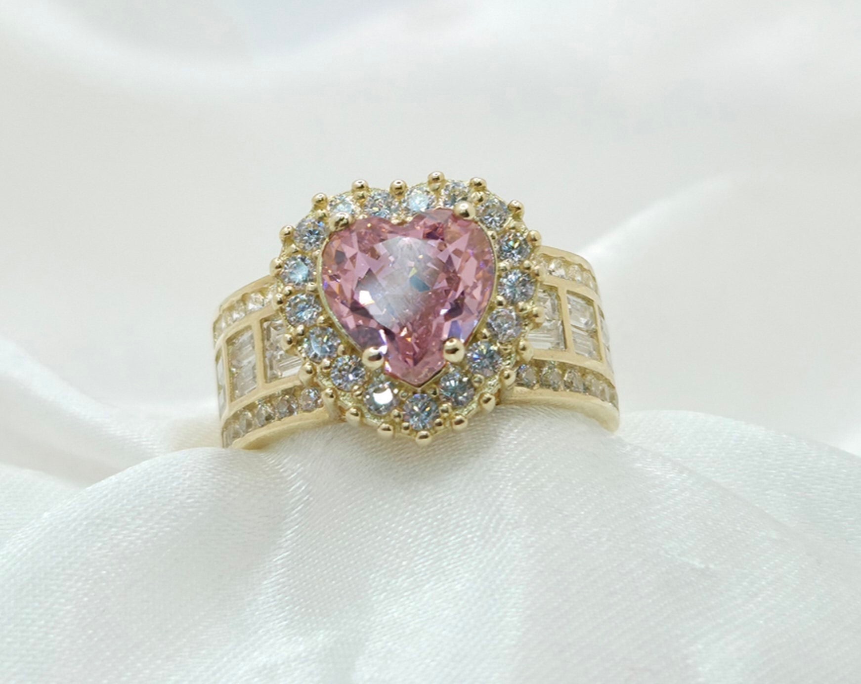 10K STONE HEART WITH CZ DETAIL RING – 8 – JY Jewelry Wholesale