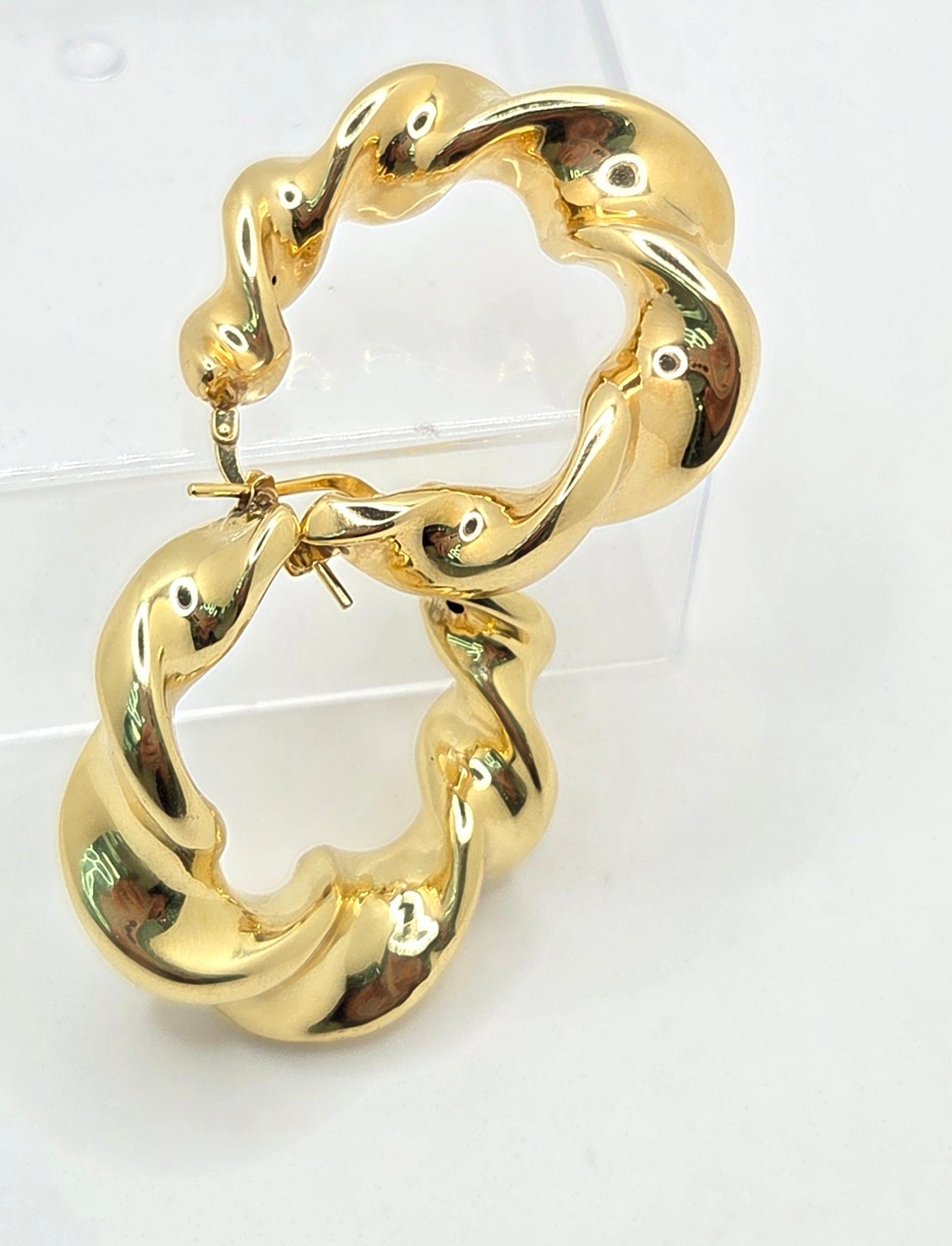 10K MODERN WAVES DESIGN HOOPS EARRINGS – JY Jewelry Wholesale