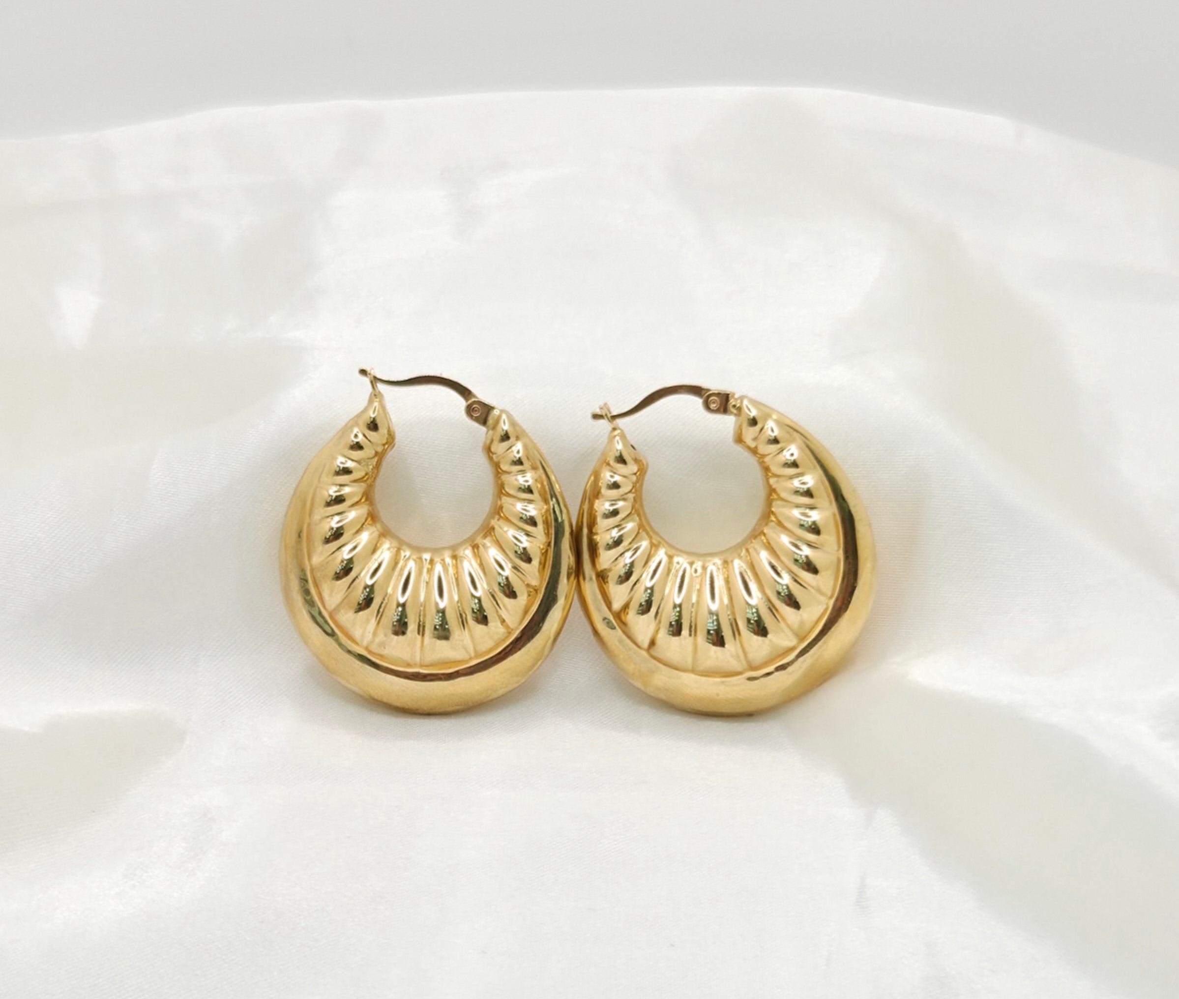 10K MODERN INFLATED SHRIMP DESIGN HOOPS EARRINGS – JY Jewelry Wholesale