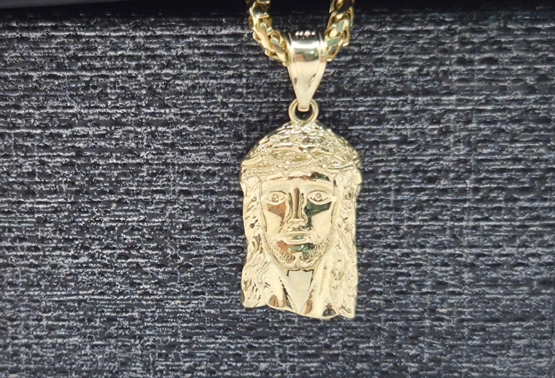 10K SMALL JESUS FACE PENDANT – JY Jewelry Wholesale