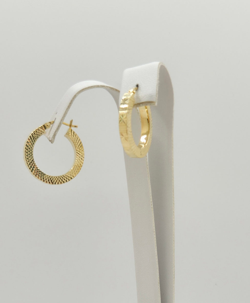 10K MODERN FLASH DETAIL STRAIGHT EDGE HOOPS EARRINGS – 2 – JY Jewelry Wholesale