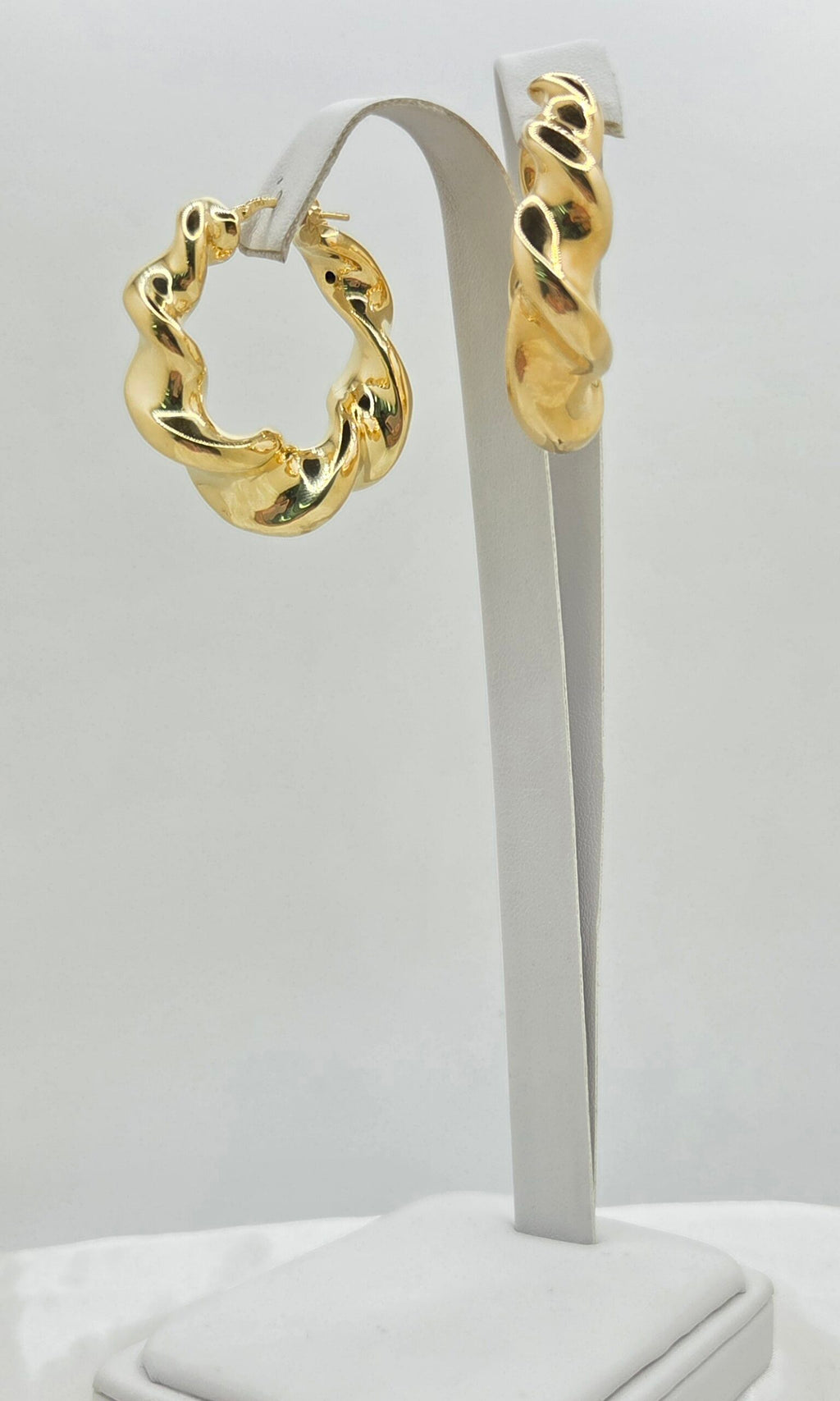 10K MODERN WAVES DESIGN HOOPS EARRINGS – JY Jewelry Wholesale