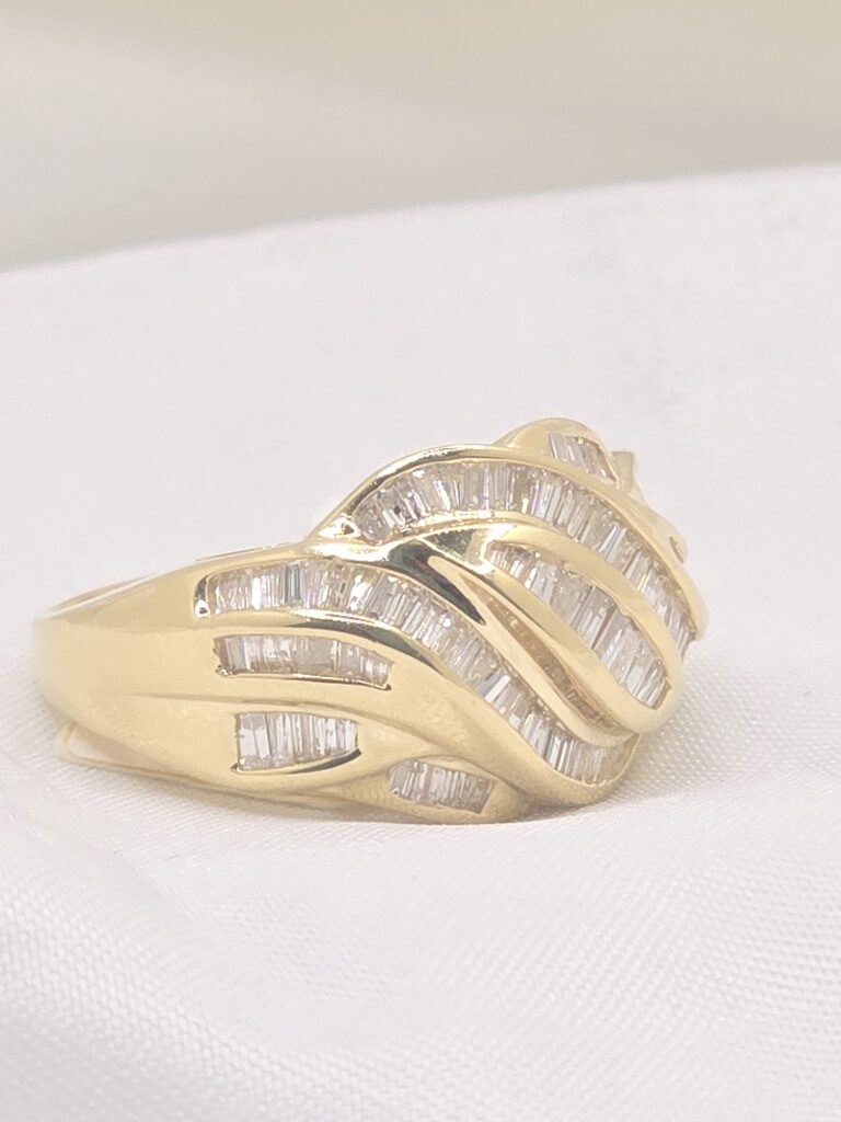 14K YG 1990S SANT AND PEPPER BAGUETTE DIAMOND SWIRL DOME RING – 7 – JY Jewelry Wholesale