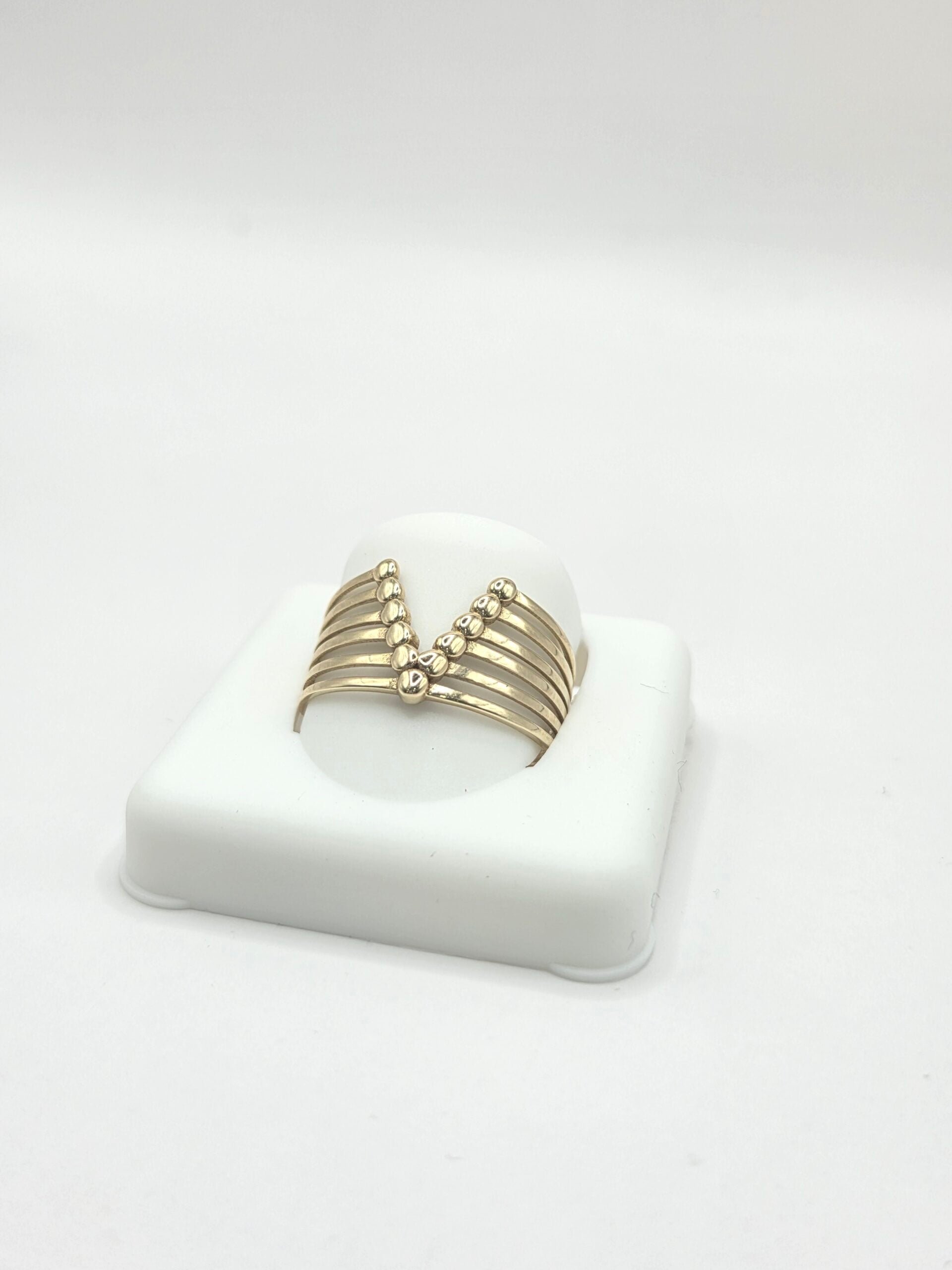 10K DELICATE V DESIGN WOMAN'S RING – 8 – JY Jewelry Wholesale