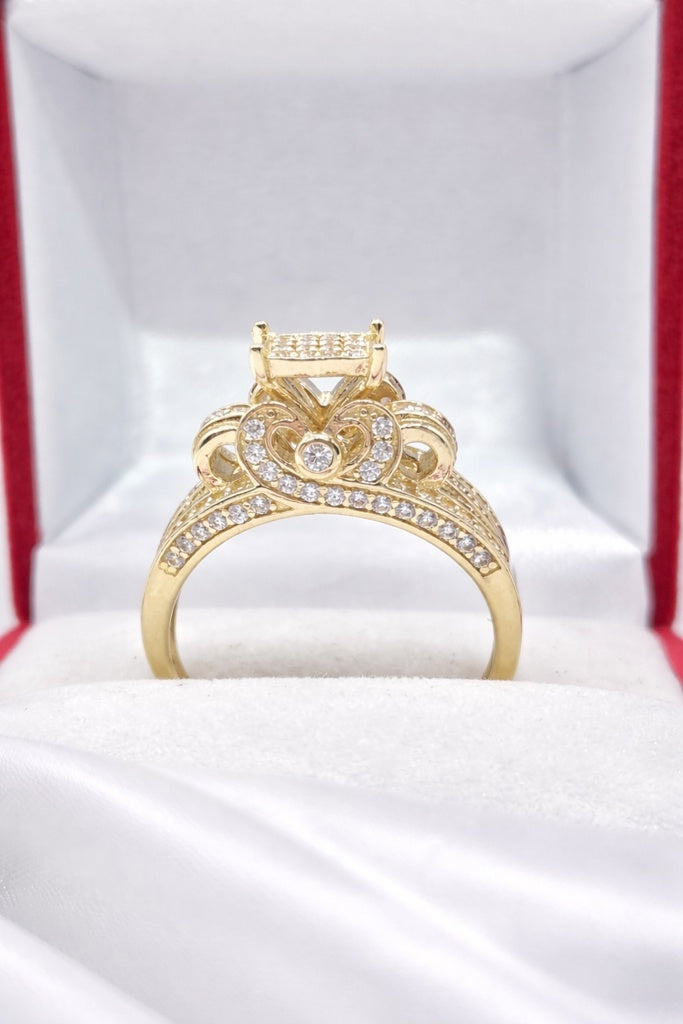10K ELEGANT PRINCESS STYLE SQUARE RING – 7 – JY Jewelry Wholesale
