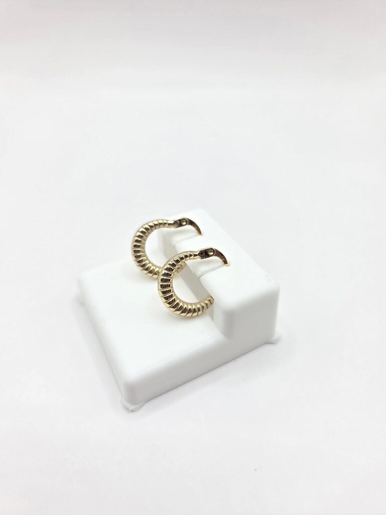 10K SMALL SHRIMP DESIGN HOOPS EARRINGS – JY Jewelry Wholesale
