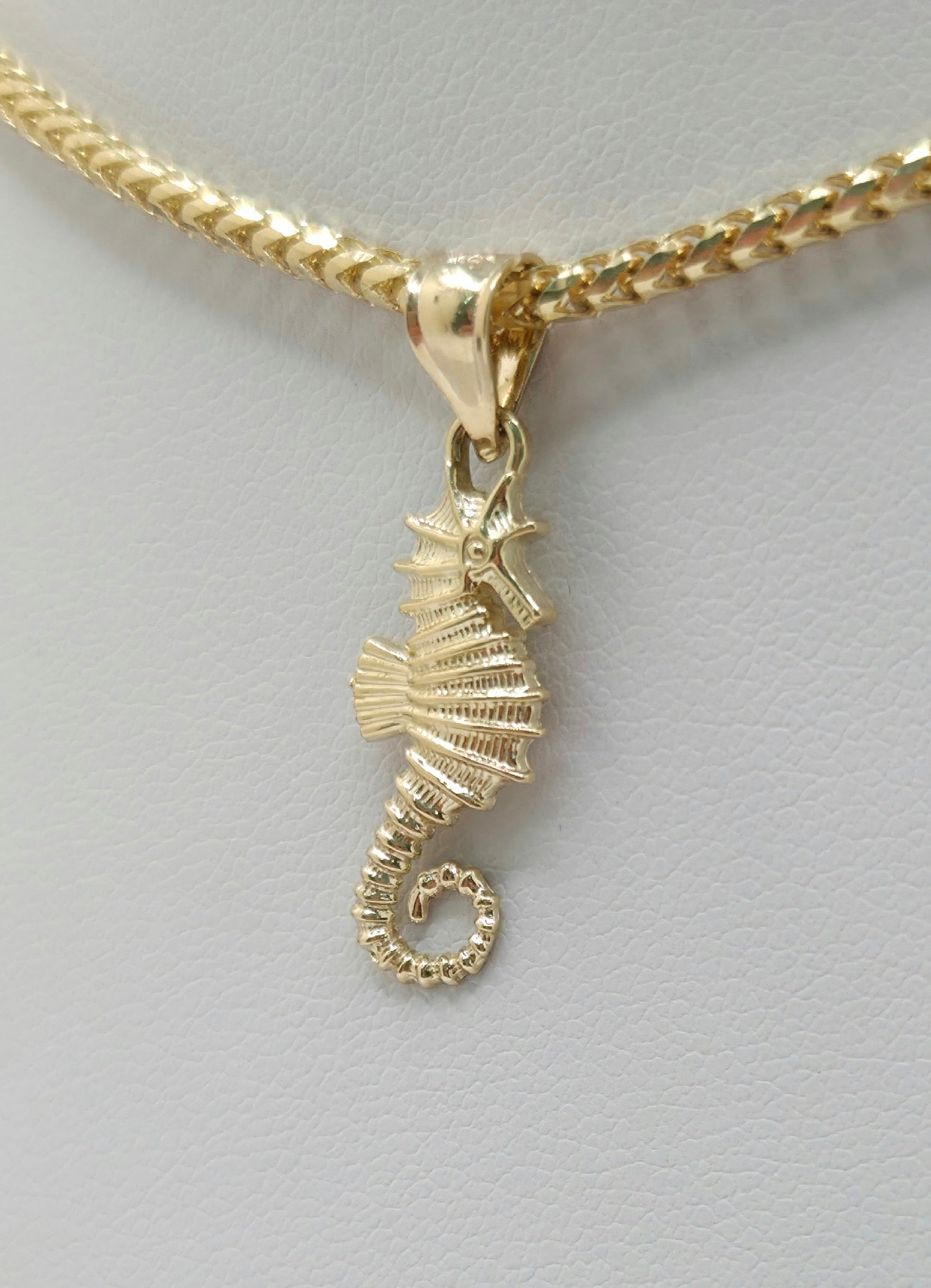 10K SEA HORSE PENDANT – JY Jewelry Wholesale