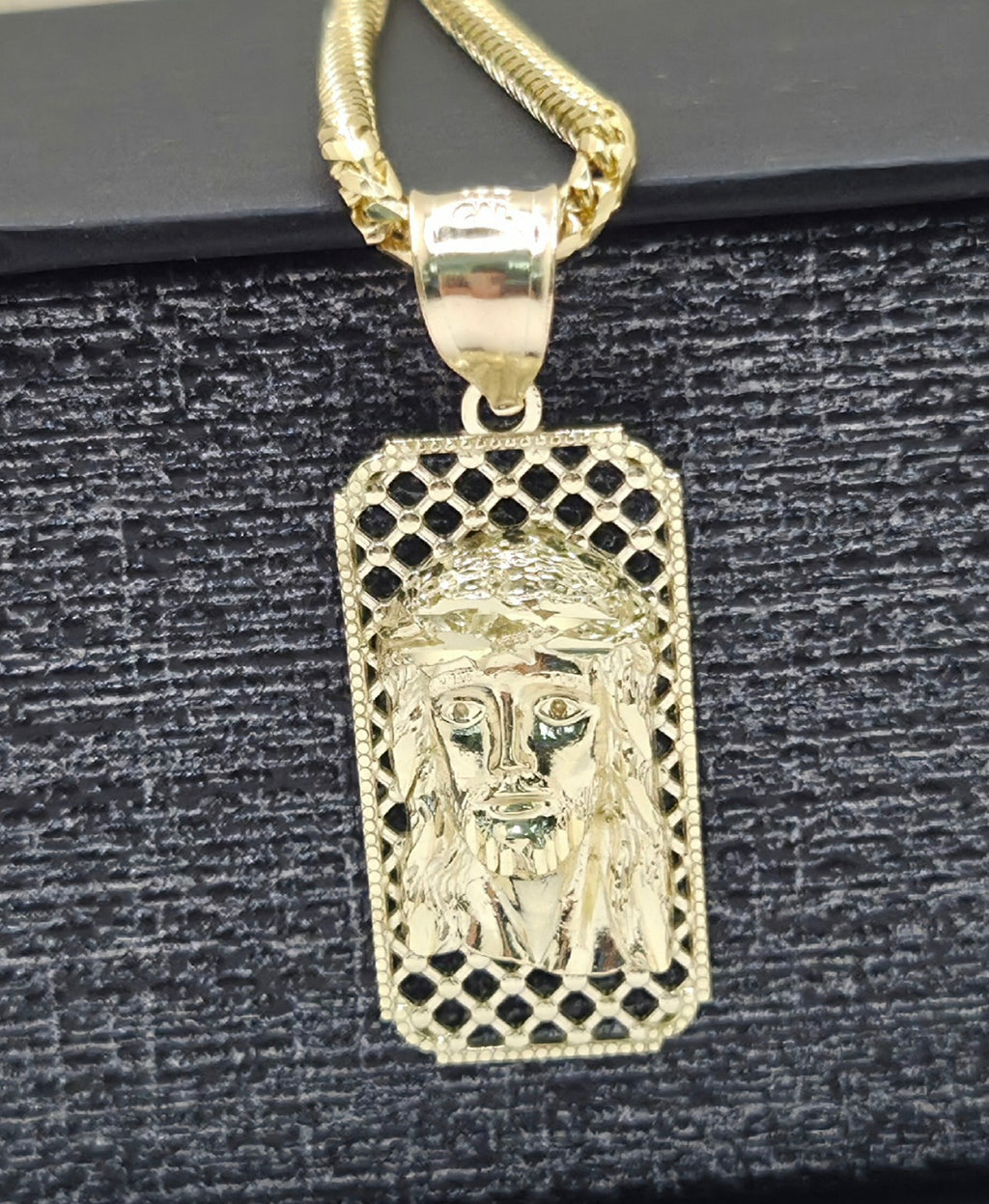 10K SMALL RECTANGULAR NET BACKGROUND JESUS FACE – JY Jewelry Wholesale