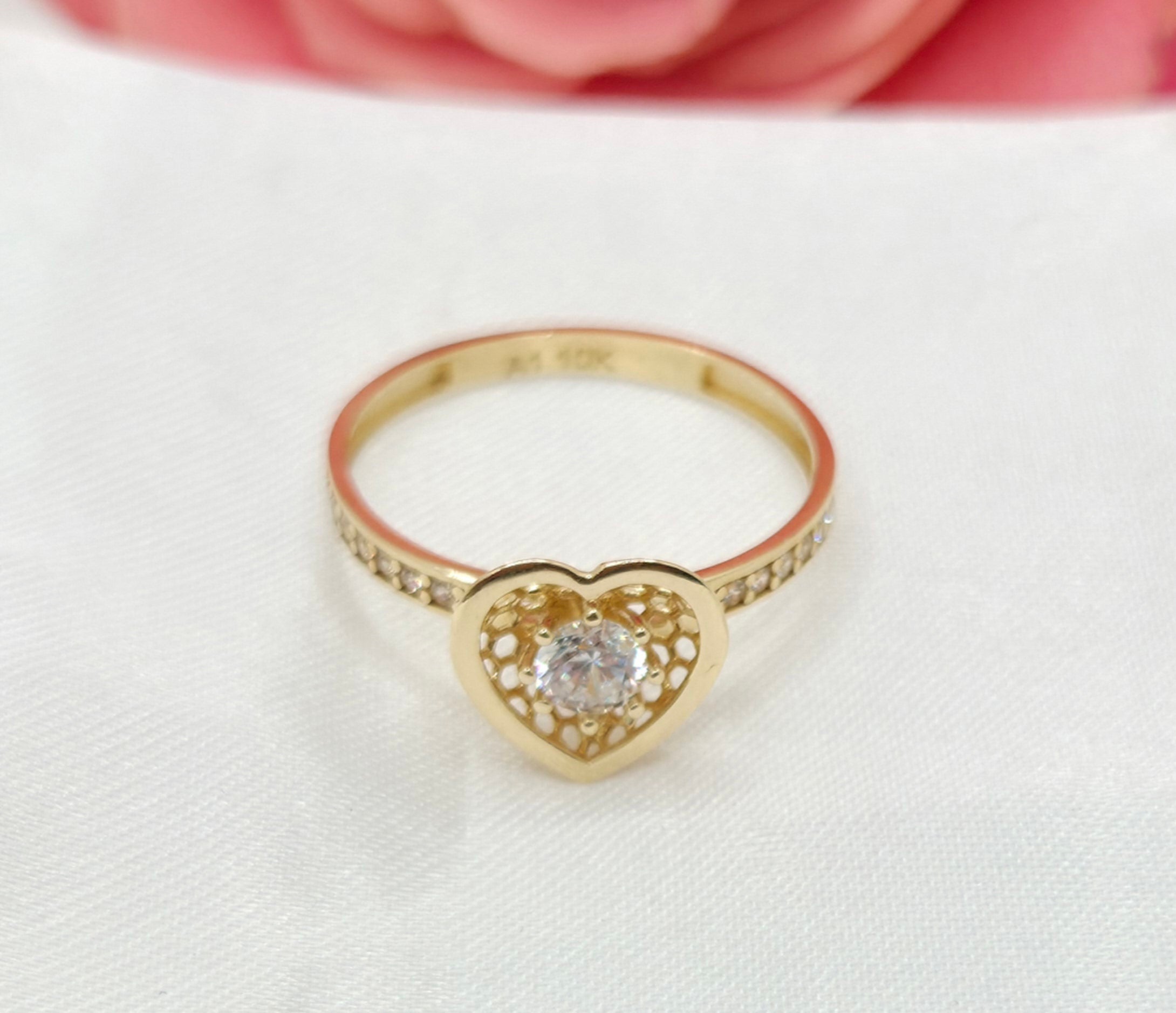 10K STONE CENTER HEART RING CZ – 8 – JY Jewelry Wholesale