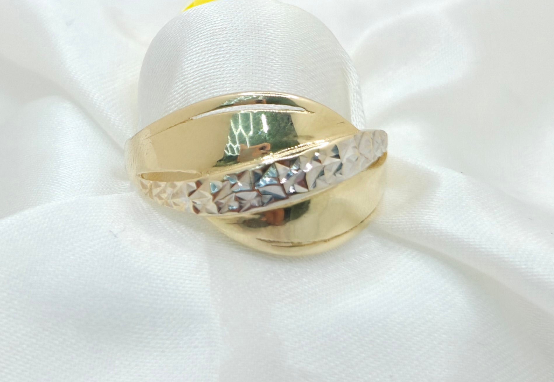 14K ELEGANT TWO TONE DIAMOND CUT DETAIL WOMEN'S RING – 10.5 – JY Jewelry Wholesale