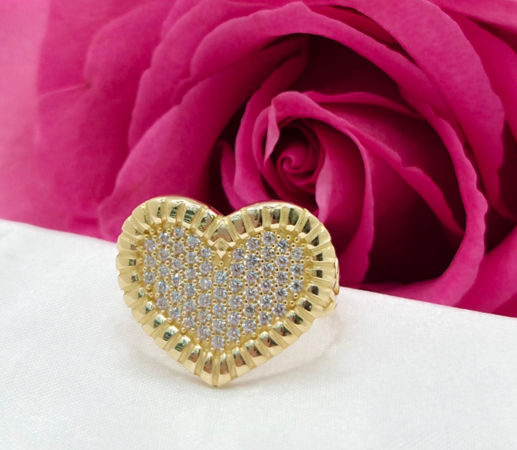 10K CHINO LINK WITH STONES HEART RING – 8 – JY Jewelry Wholesale