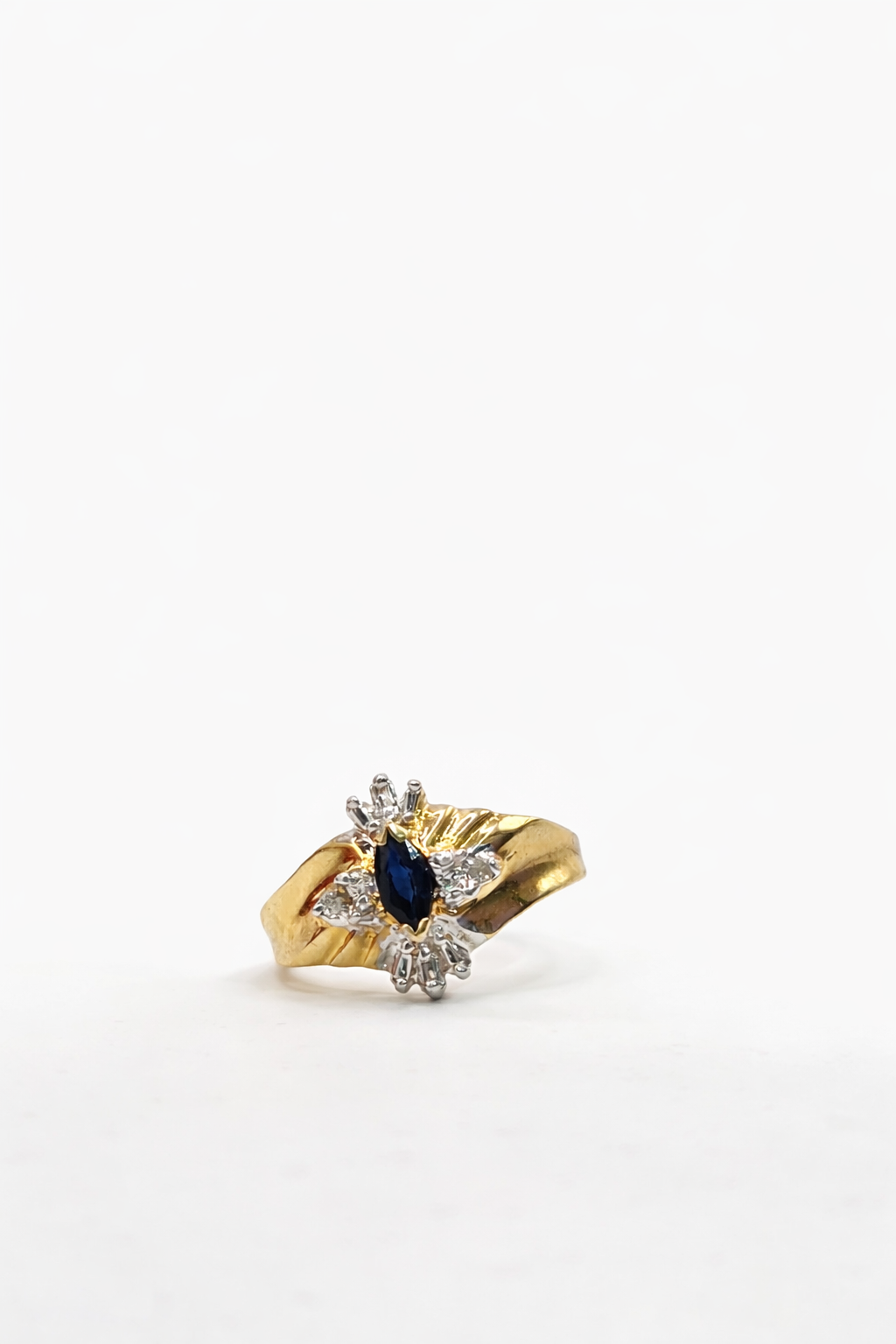 10K ZAFIRO AND DIAMOND WOMAN'S RING – 6.5 – JY Jewelry Wholesale