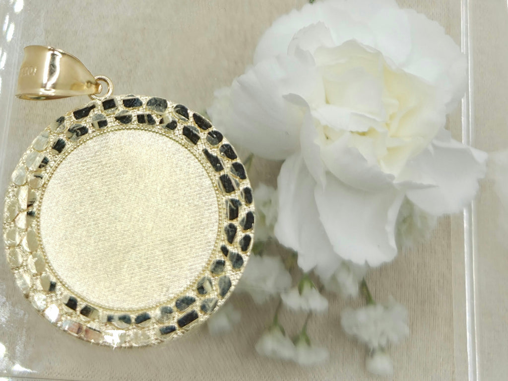 10K NUGGET FRAME ROUND MEMORIAL PENDANT – JY Jewelry Wholesale