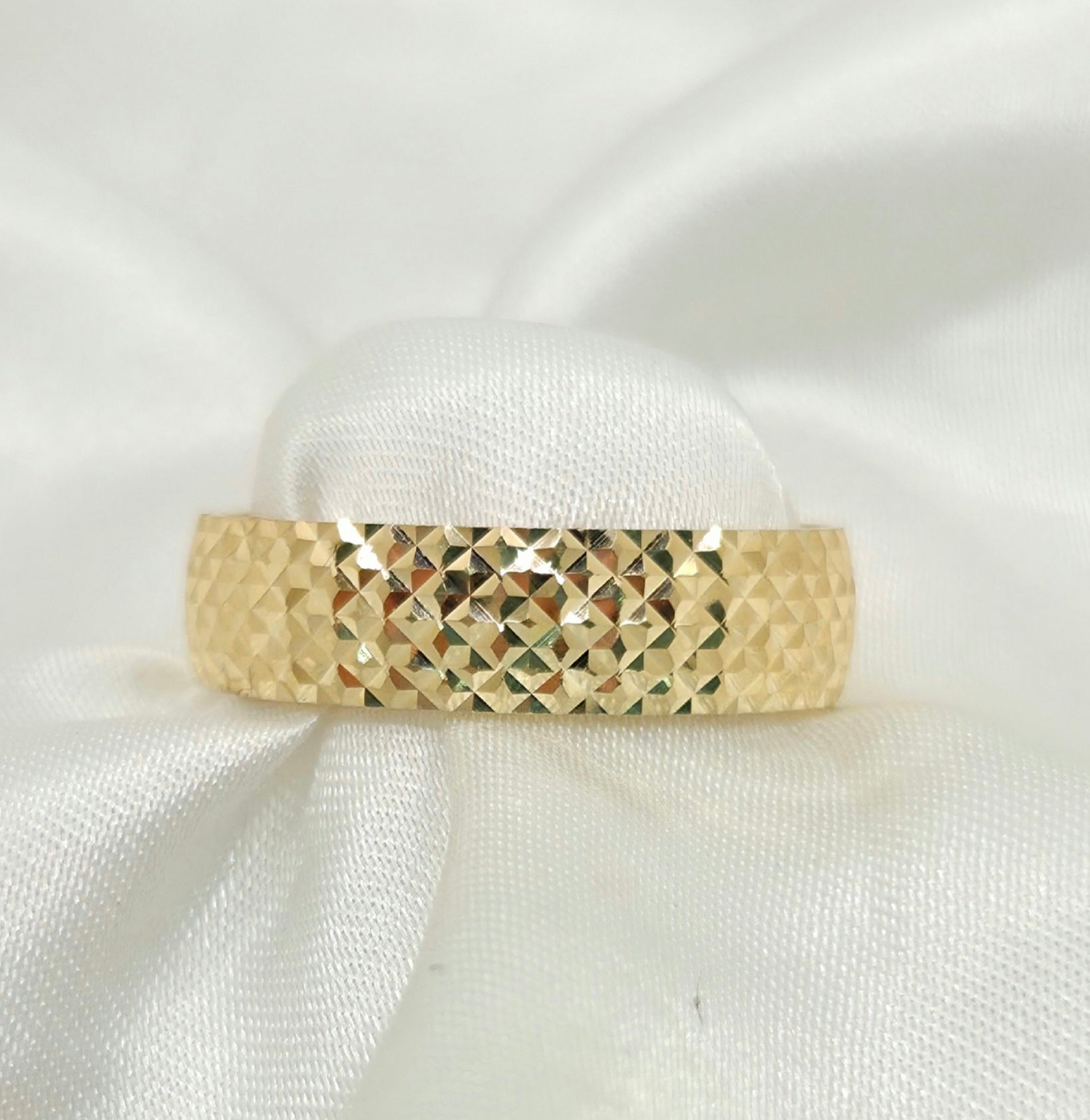 10K FANCY DIAMOND CUT WEDDING BAND RING – 8 6MM – JY Jewelry Wholesale