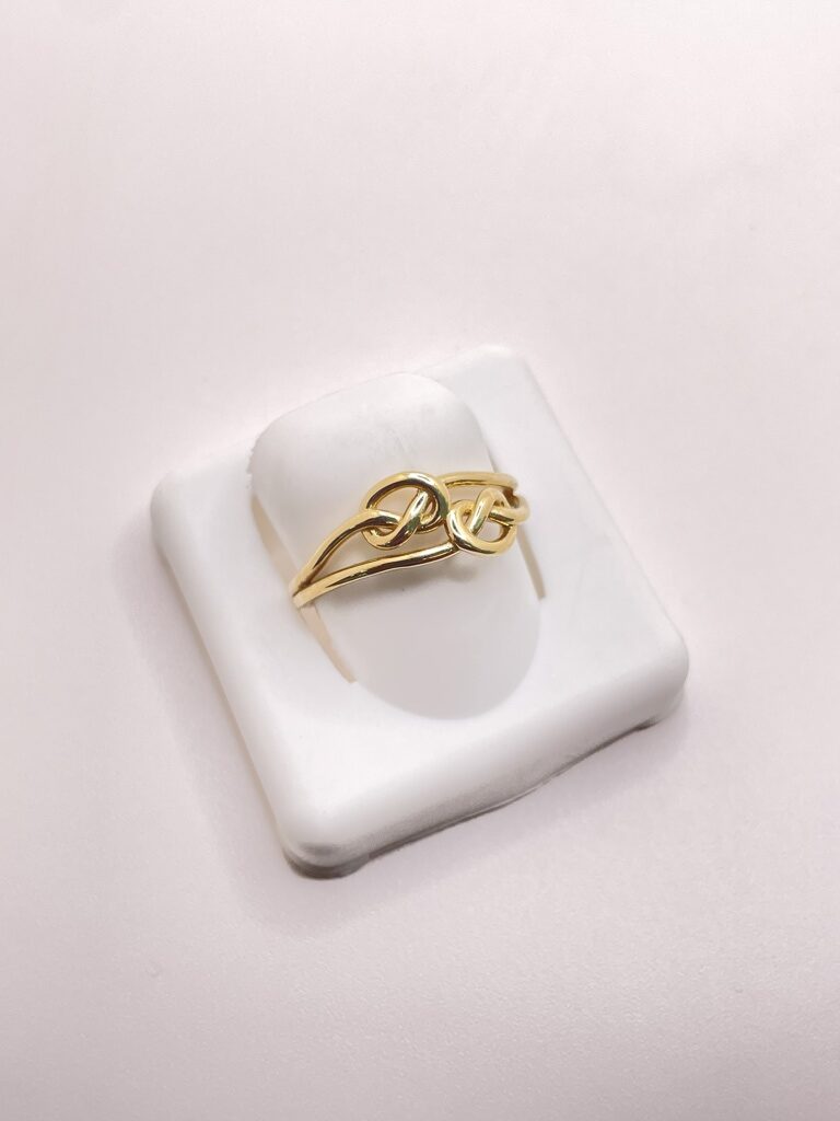 10K DELICATE TWO KNOT RING – 8.5 – JY Jewelry Wholesale
