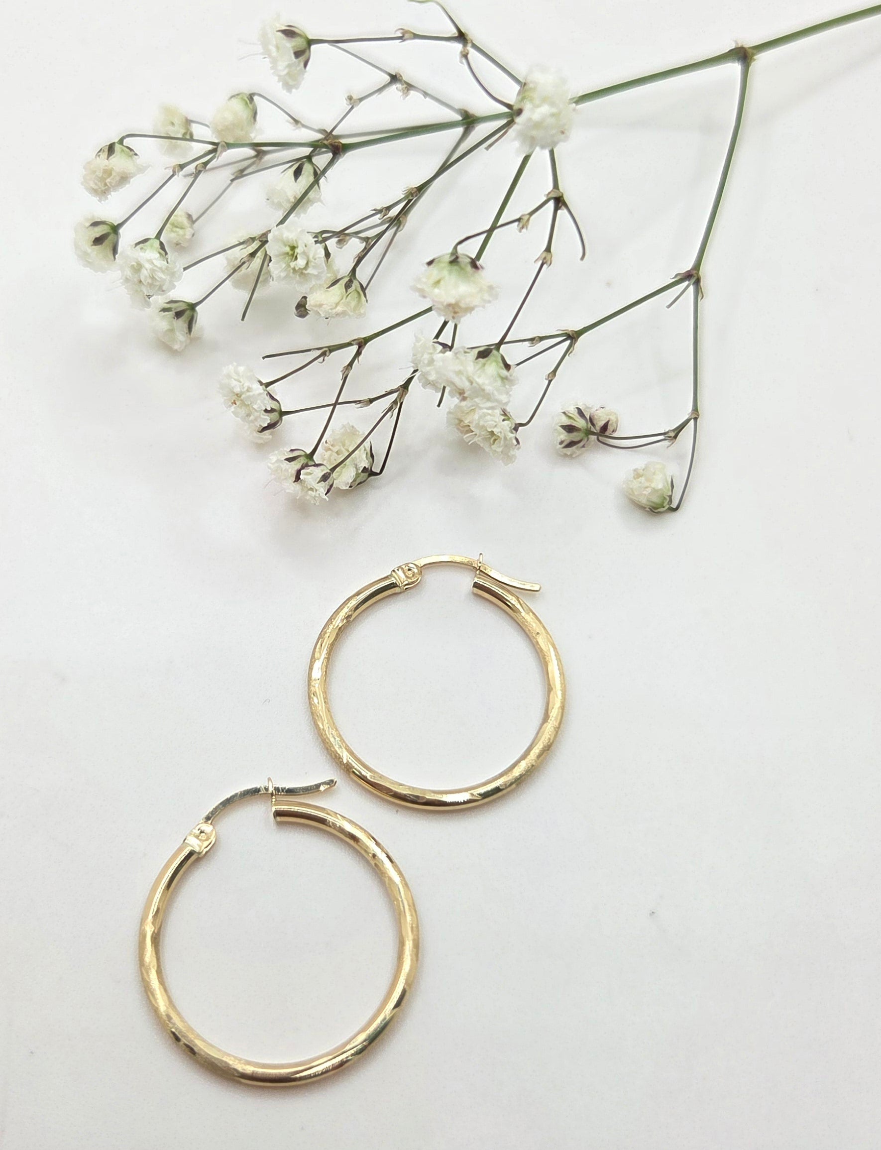 10K NEVADAS DESIGN HOOPS EARRING – 3 2MM – JY Jewelry Wholesale