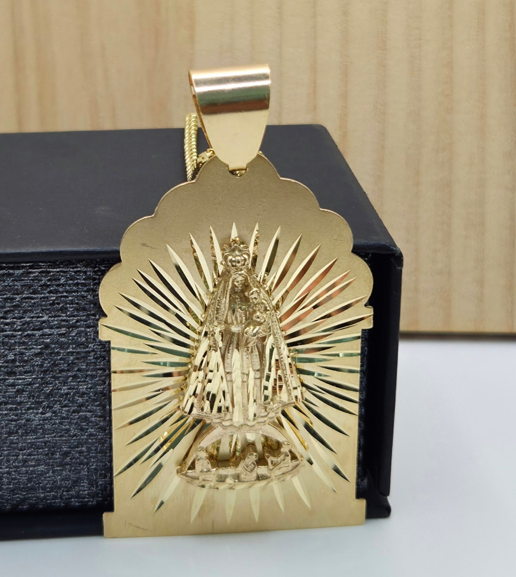 10K DIAMOND CUT FLAT HOUSE STYLE CARIDAD PENDANT – JY Jewelry Wholesale