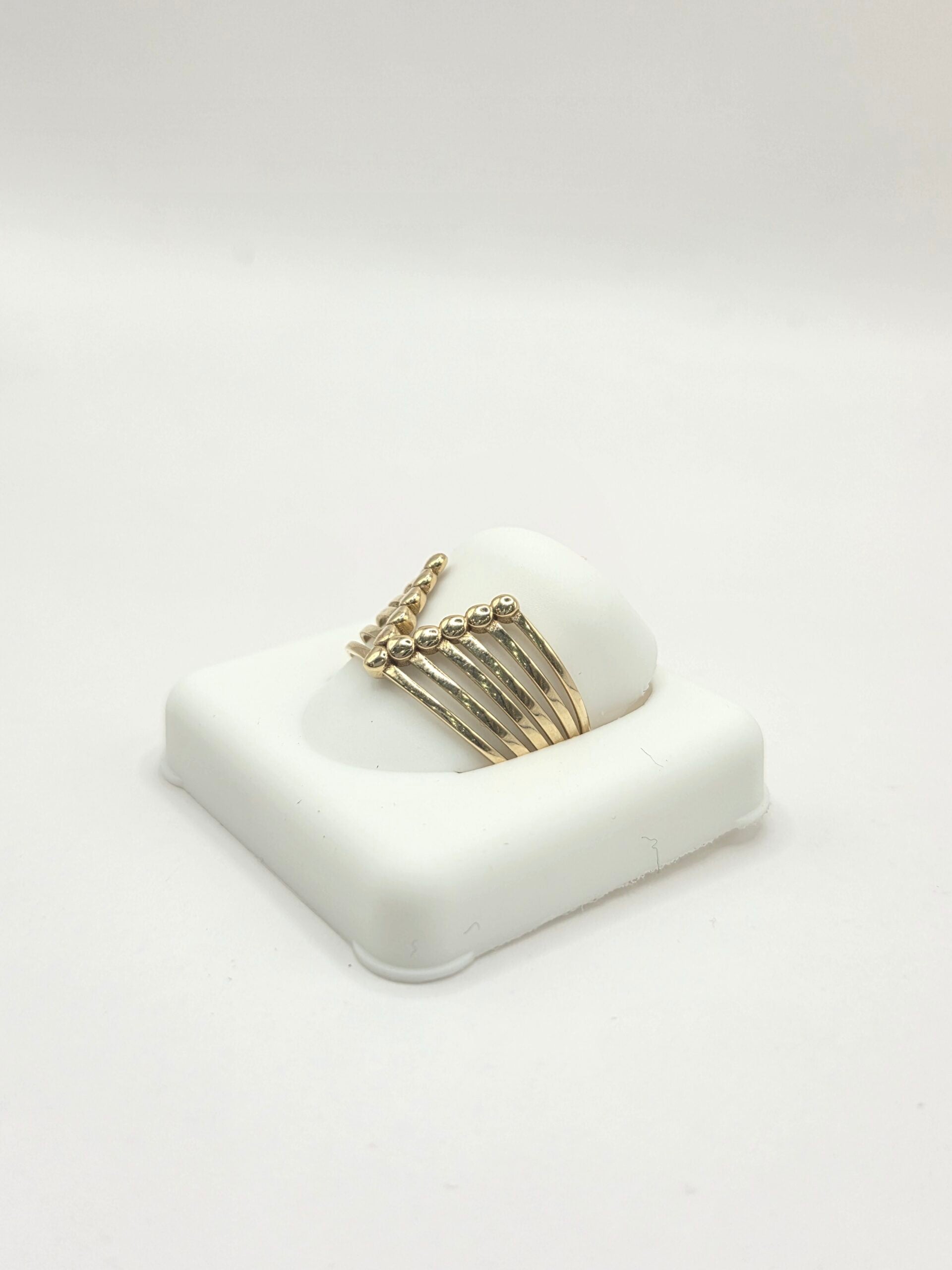 10K DELICATE V DESIGN WOMAN'S RING – 8 – JY Jewelry Wholesale