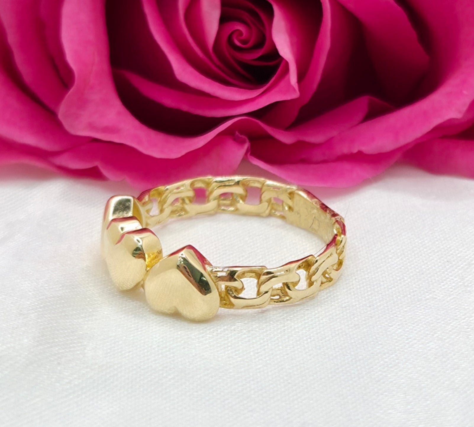 10K DELICATE CHINO LINK STYLE WITH TRHEE HEARTS RING – 7 – JY Jewelry Wholesale