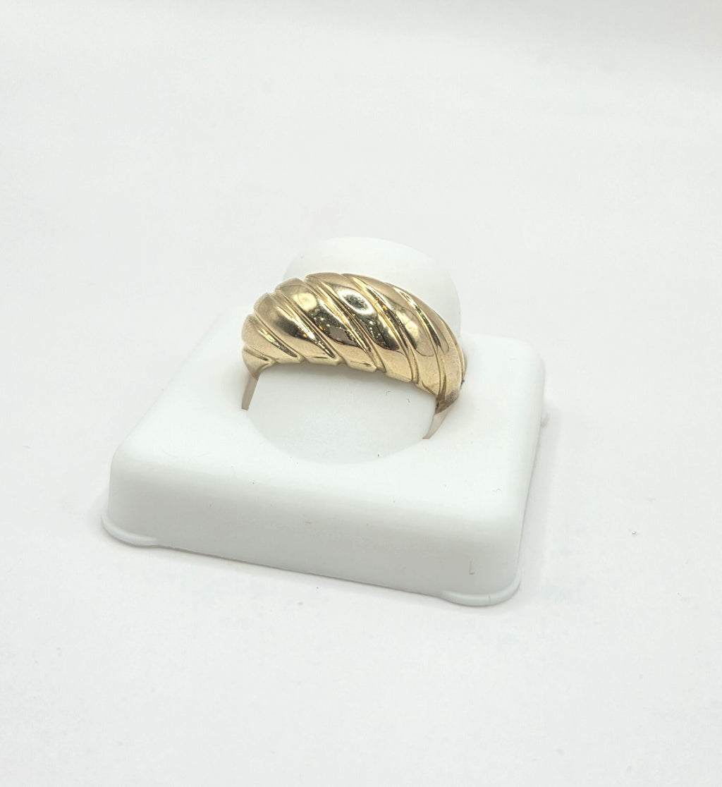 10K DELICATE SHELL DESIGN WOMAN'S RING – 7-8 – JY Jewelry Wholesale
