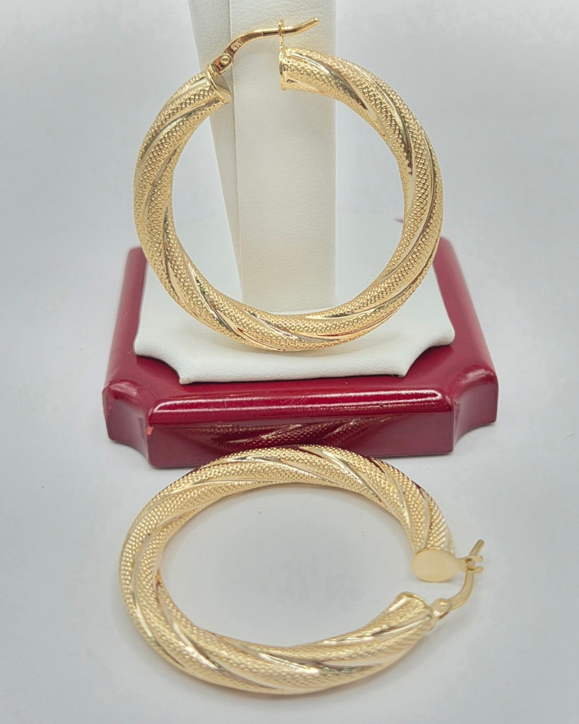 10K CROOKED NEVADAS HOOPS EARRINGS – 4 4MM – JY Jewelry Wholesale