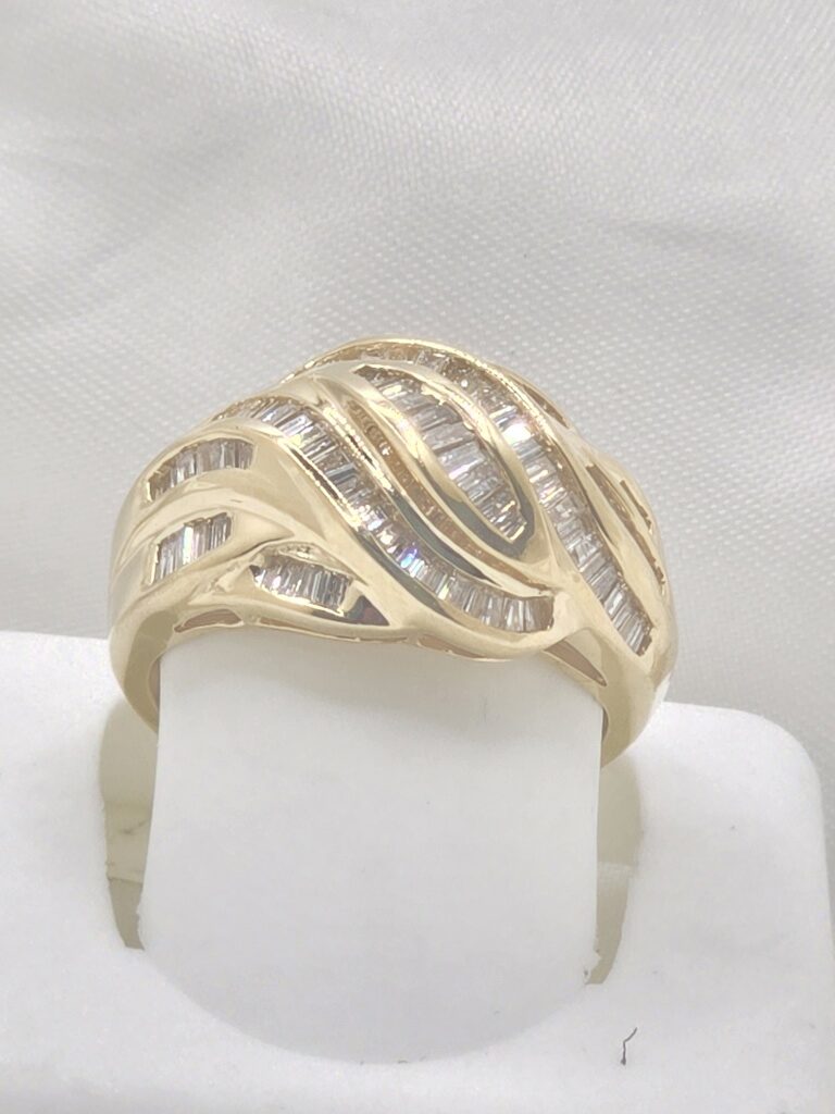 14K YG 1990S SANT AND PEPPER BAGUETTE DIAMOND SWIRL DOME RING – 7 – JY Jewelry Wholesale