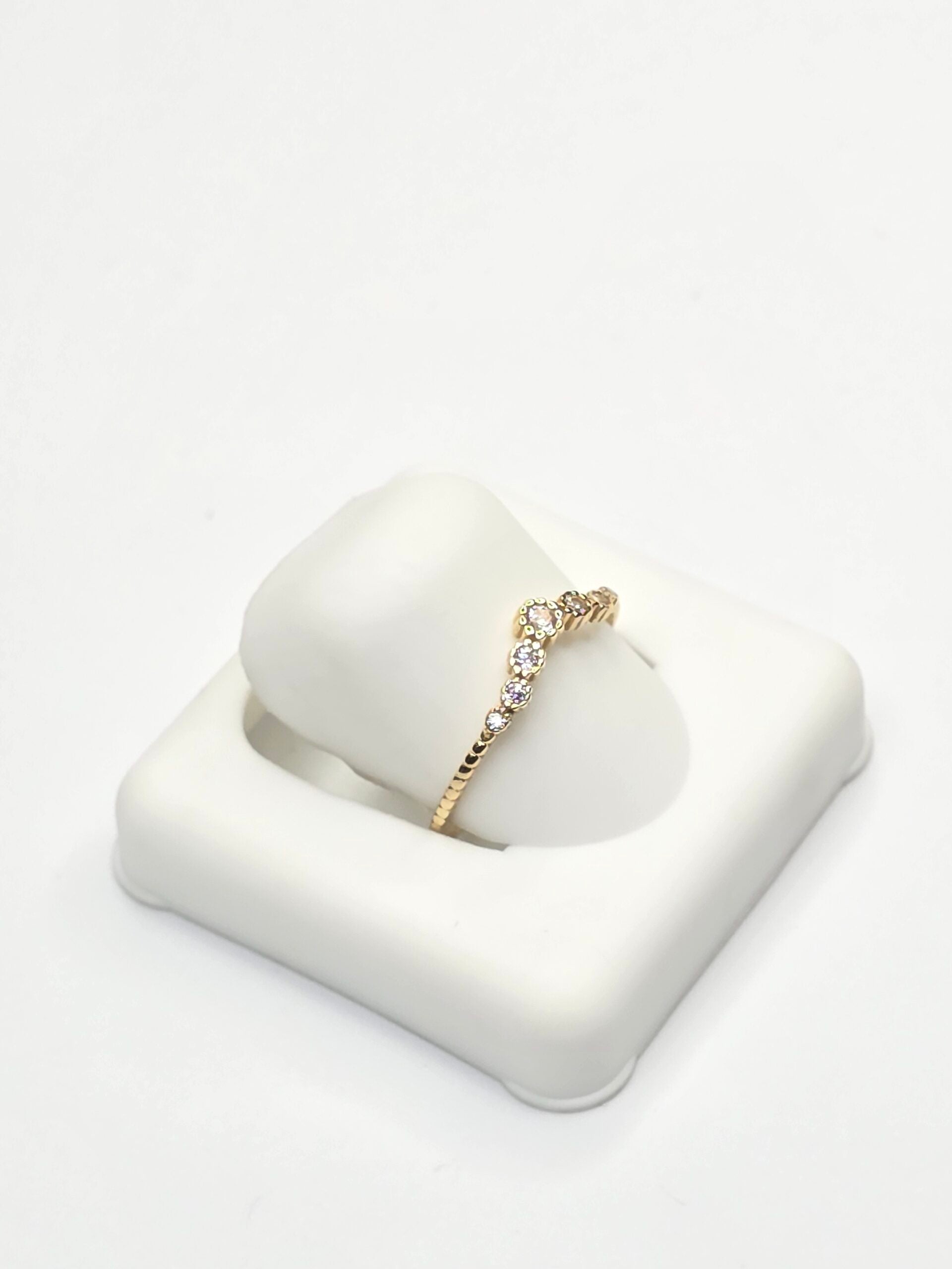 14K DELICATE STONES V STYLE RING – 7 – JY Jewelry Wholesale