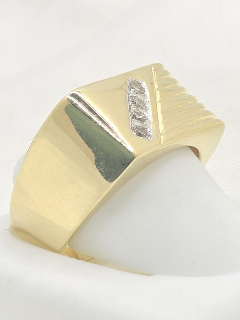 14K CLASSIC SIGNET DIAMOND RING – 9.5 – JY Jewelry Wholesale