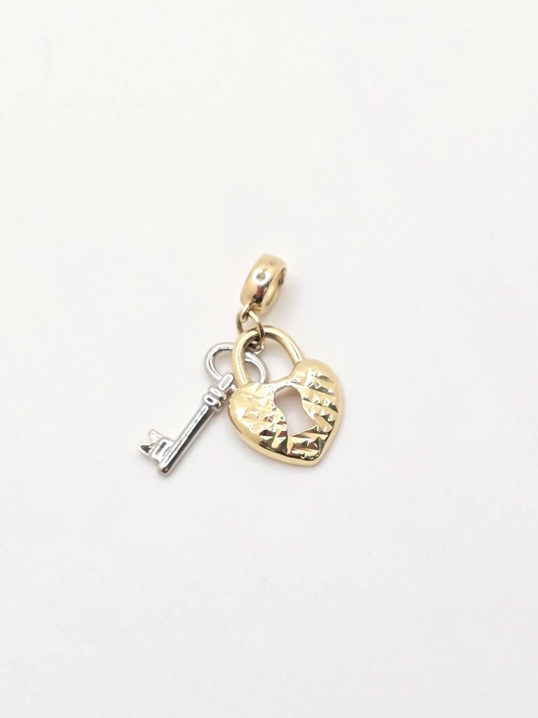14K HEART AND KEY CHARM – JY Jewelry Wholesale