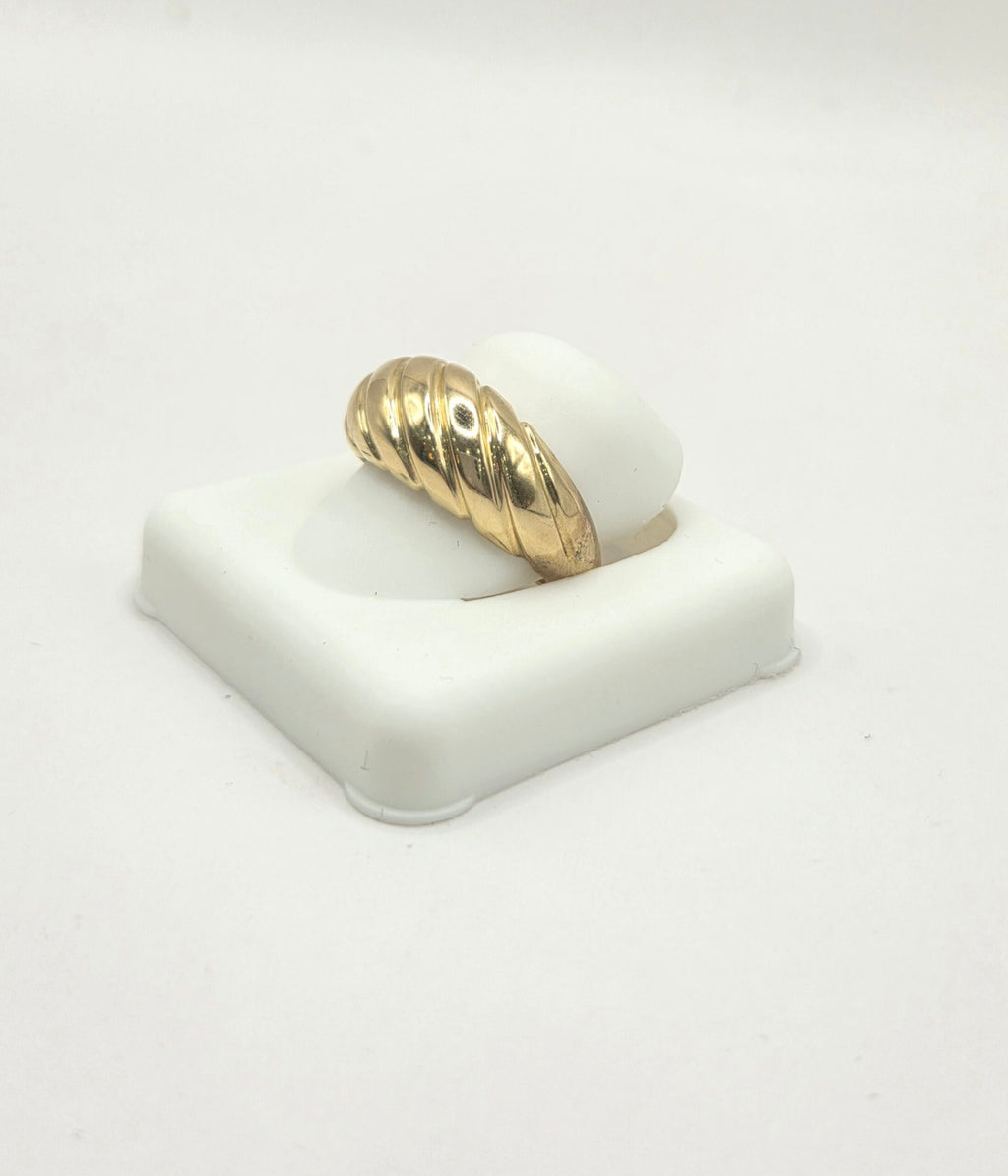 10K DELICATE SHELL DESIGN WOMAN'S RING – 7-8 – JY Jewelry Wholesale