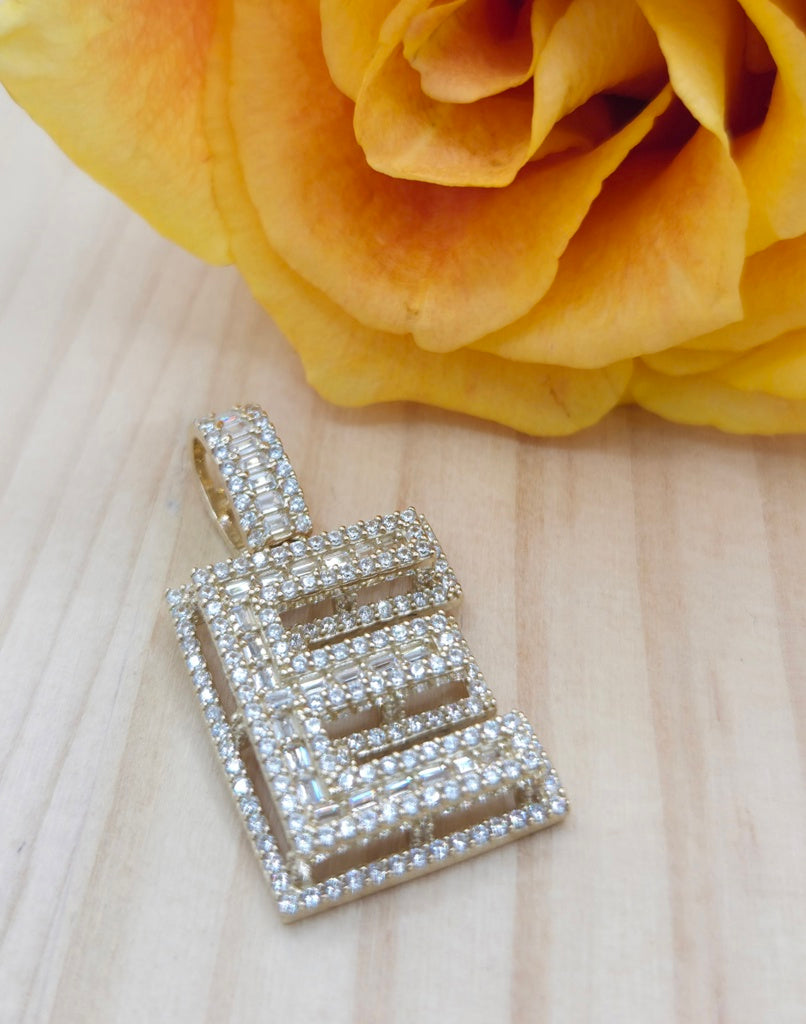 10K SMALL CZ "E" LETTER PENDANT – JY Jewelry Wholesale
