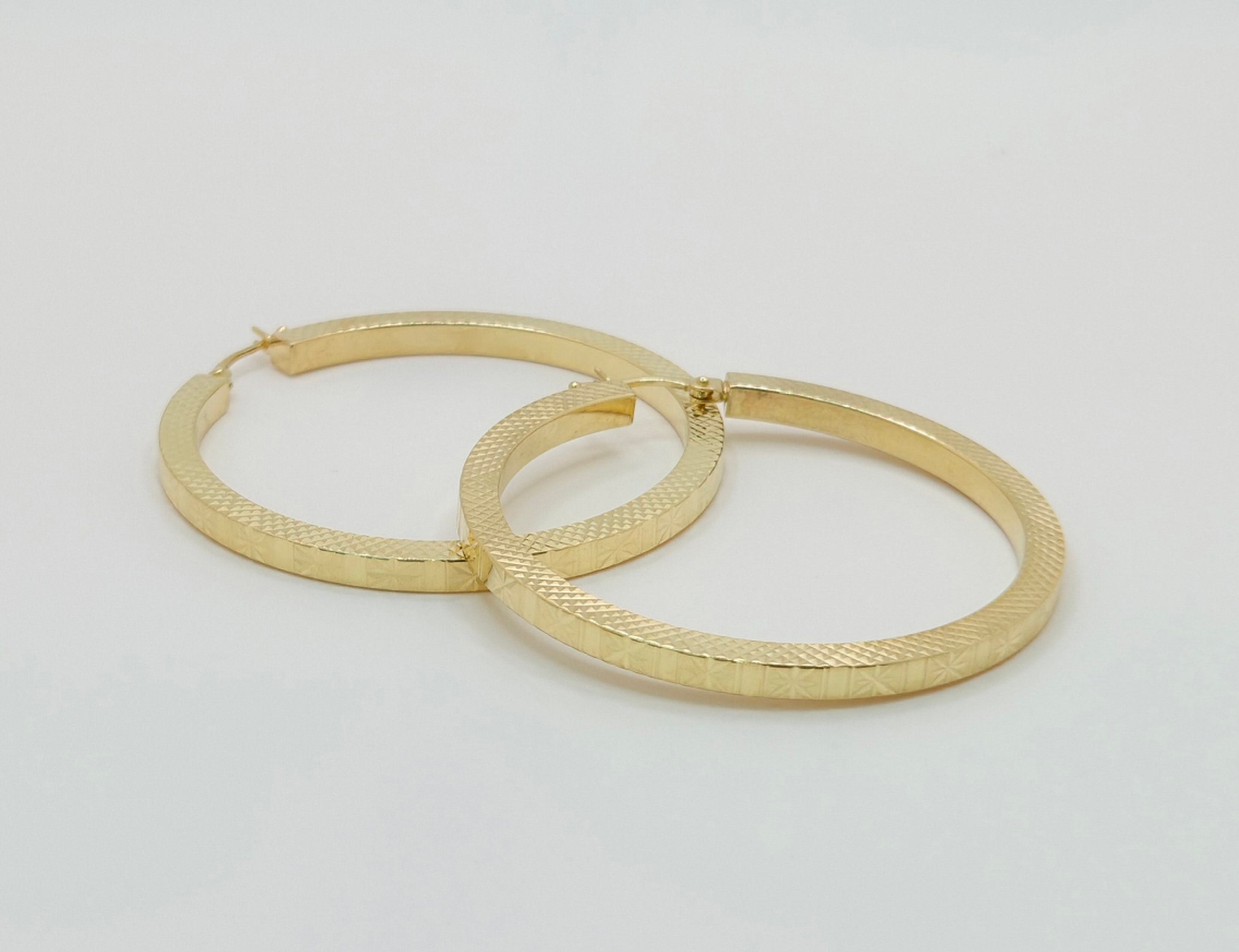 10K MODERN FLASH DETAIL STRAIGHT HOOPS EARRINGS – 5 – JY Jewelry Wholesale