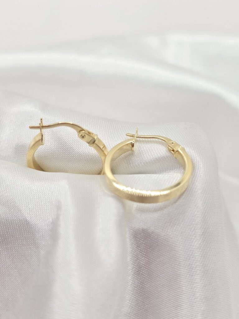 14K PLAIN STRAIGHT EDGE HOOPS EARRINGS – 2 2.5MM – JY Jewelry Wholesale