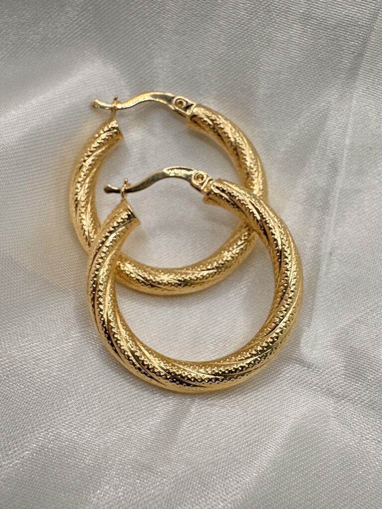 10K CROOKED NEVADAS HOOPS EARRINGS – 3 4.5MM – JY Jewelry Wholesale