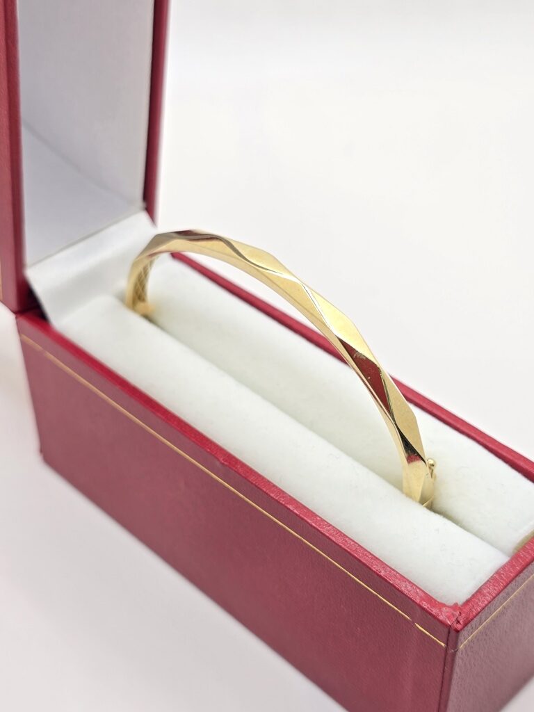 10K RHOMBUS CUT BANGLE – 4MM – JY Jewelry Wholesale