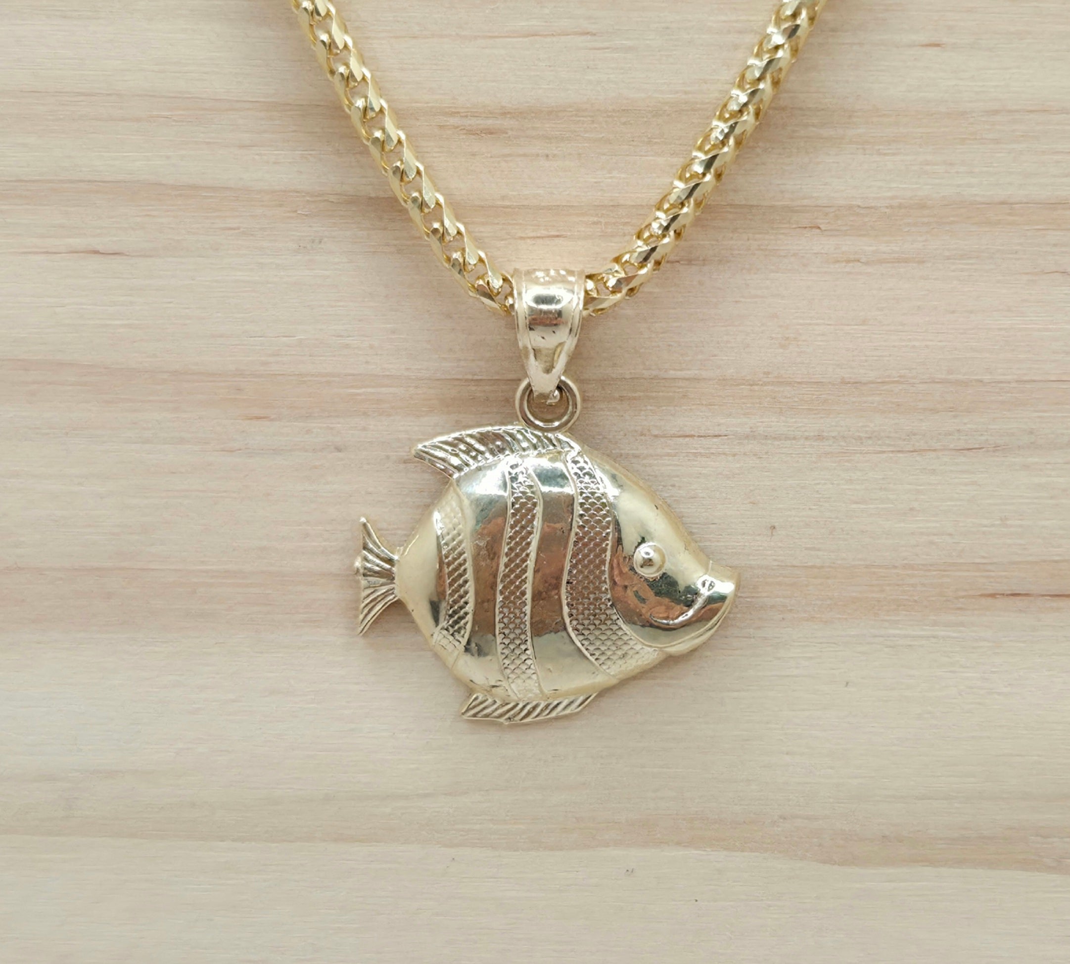 10K SMALL FISH PENDANT – JY Jewelry Wholesale
