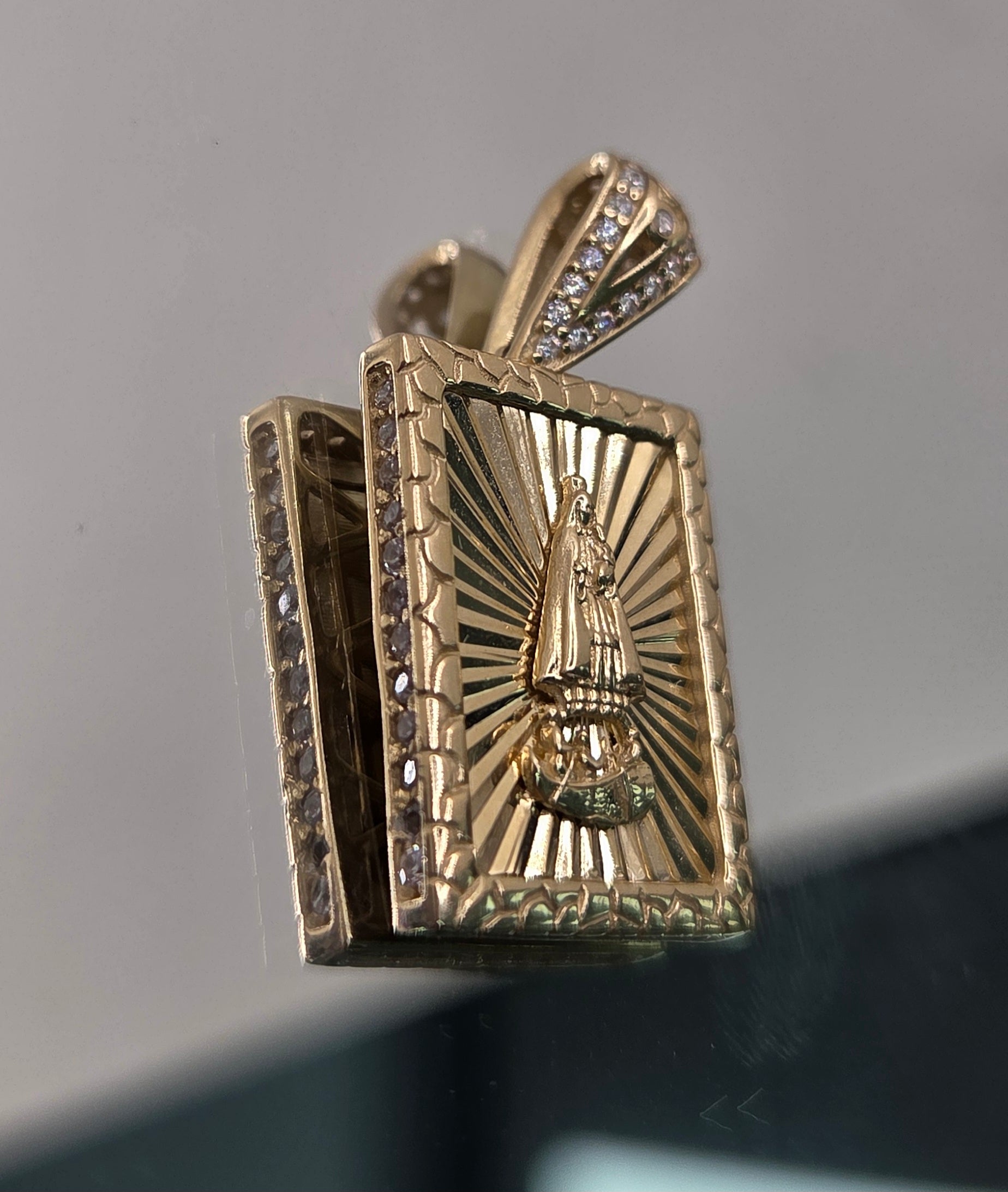 10K MEDIUM SQUARE VIRGEN DE LA CARIDAD PENDANT – JY Jewelry Wholesale