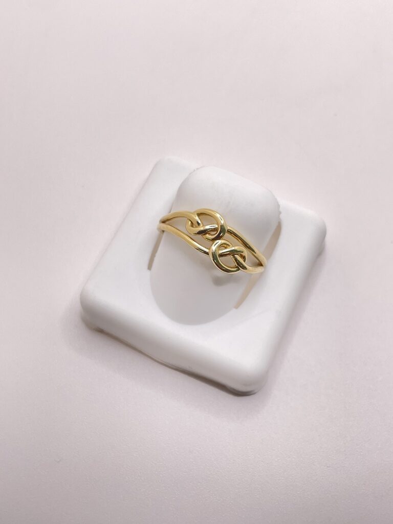 10K DELICATE TWO KNOT RING – 8.5 – JY Jewelry Wholesale