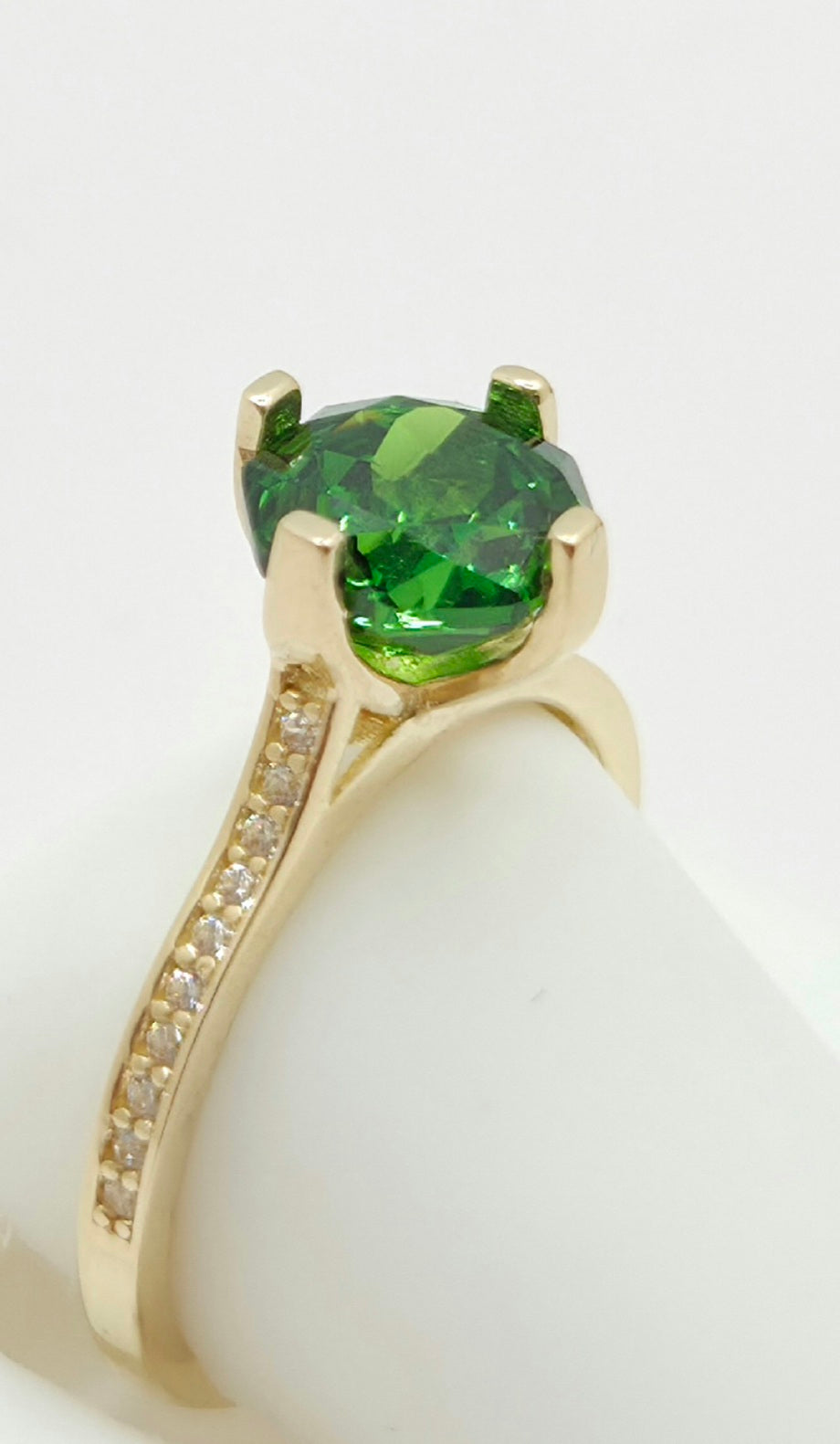 14K DELICATE GREEN STONE PROMISE RING – 8 – JY Jewelry Wholesale