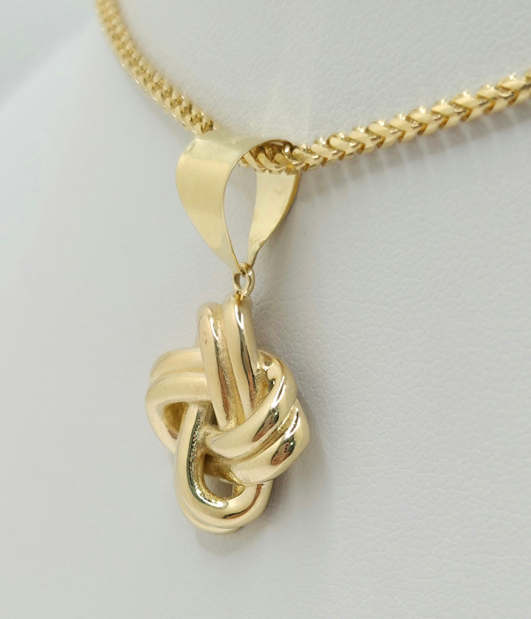 10K MODERN KNOT PENDANTS – JY Jewelry Wholesale