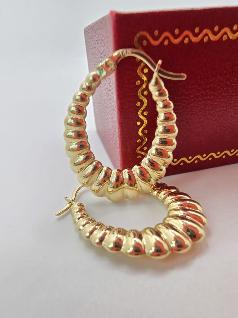 14K MEDIUM SHELL DESING HOOPS EARRINGS – JY Jewelry Wholesale