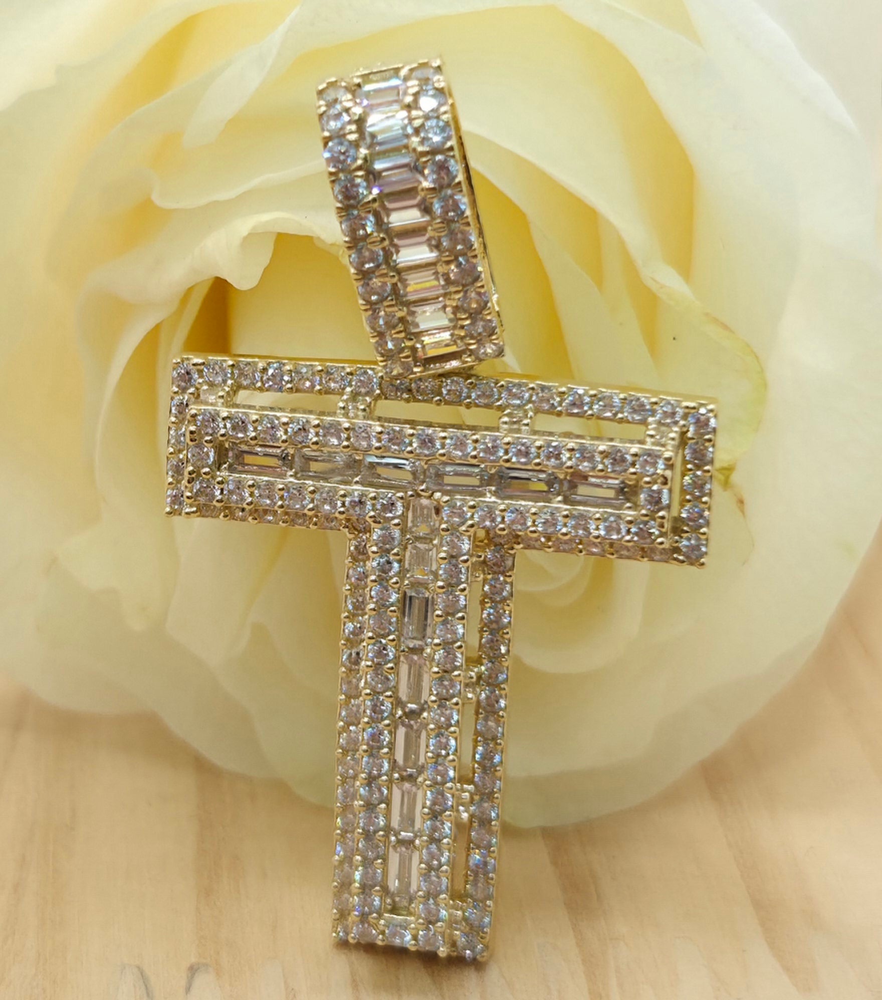 10K SMALL CZ ''T'' LETTER PENDANT – JY Jewelry Wholesale