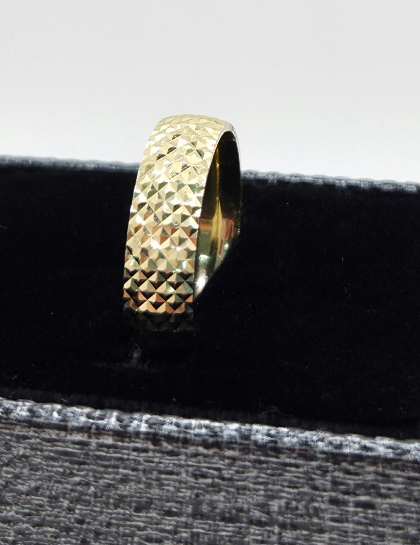 10K FANCY DIAMOND CUT WEDDING BAND RING – 8 6MM – JY Jewelry Wholesale