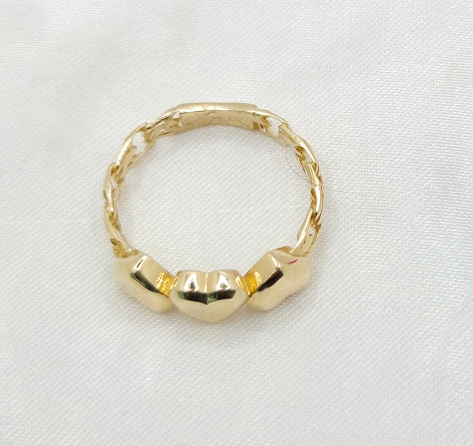 10K DELICATE CHINO LINK STYLE WITH TRHEE HEARTS RING – 7 – JY Jewelry Wholesale