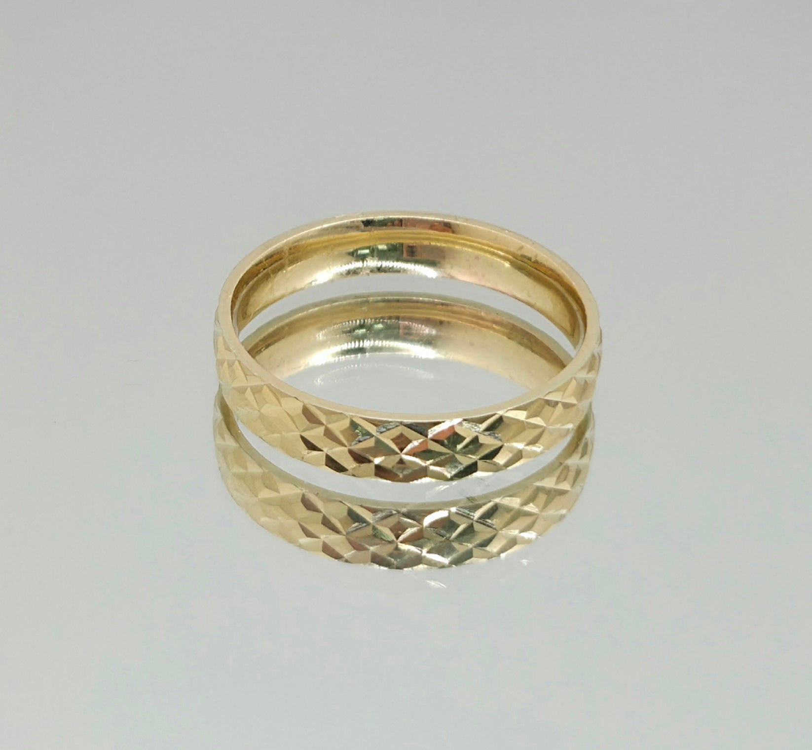 10K FANCY DIAMOND CUT WEDDING BAND RING – 12 4MM – JY Jewelry Wholesale